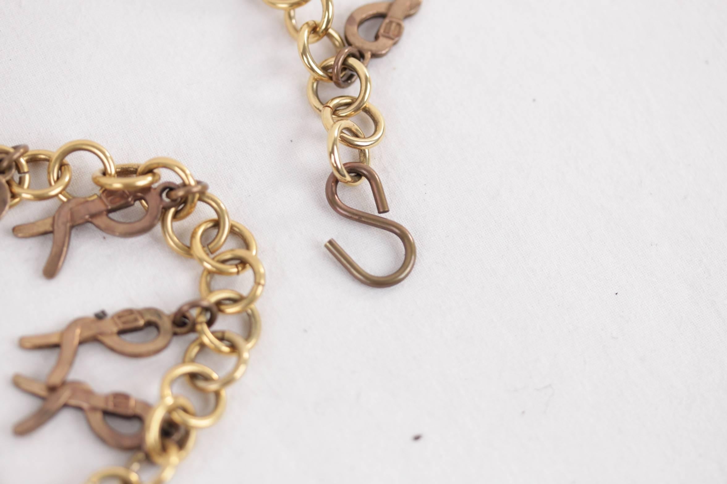 ROBERTA DI CAMERINO Vintage Gold Logo Pendant Chain Belt Necklace In Good Condition In Rome, Rome