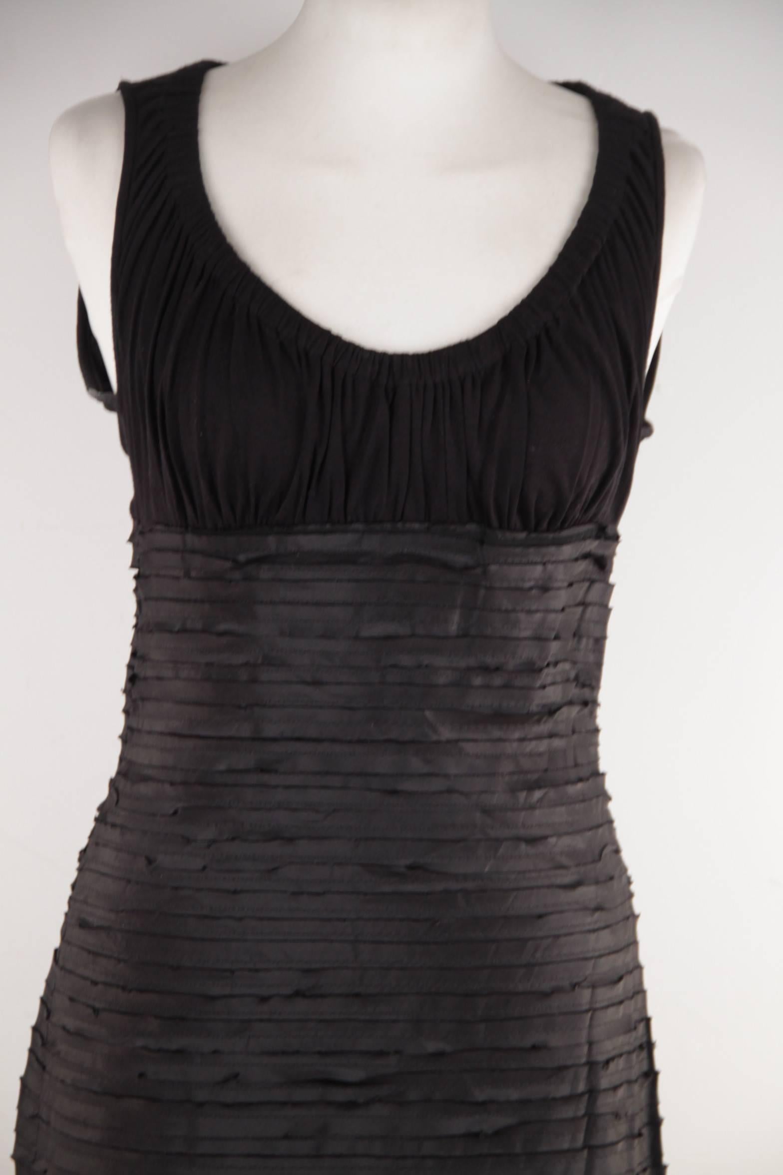VERSACE Black Viscose & Silk LITTLE BLACK DRESS Sheath SLEEVELESS Sz 40  In Good Condition In Rome, Rome