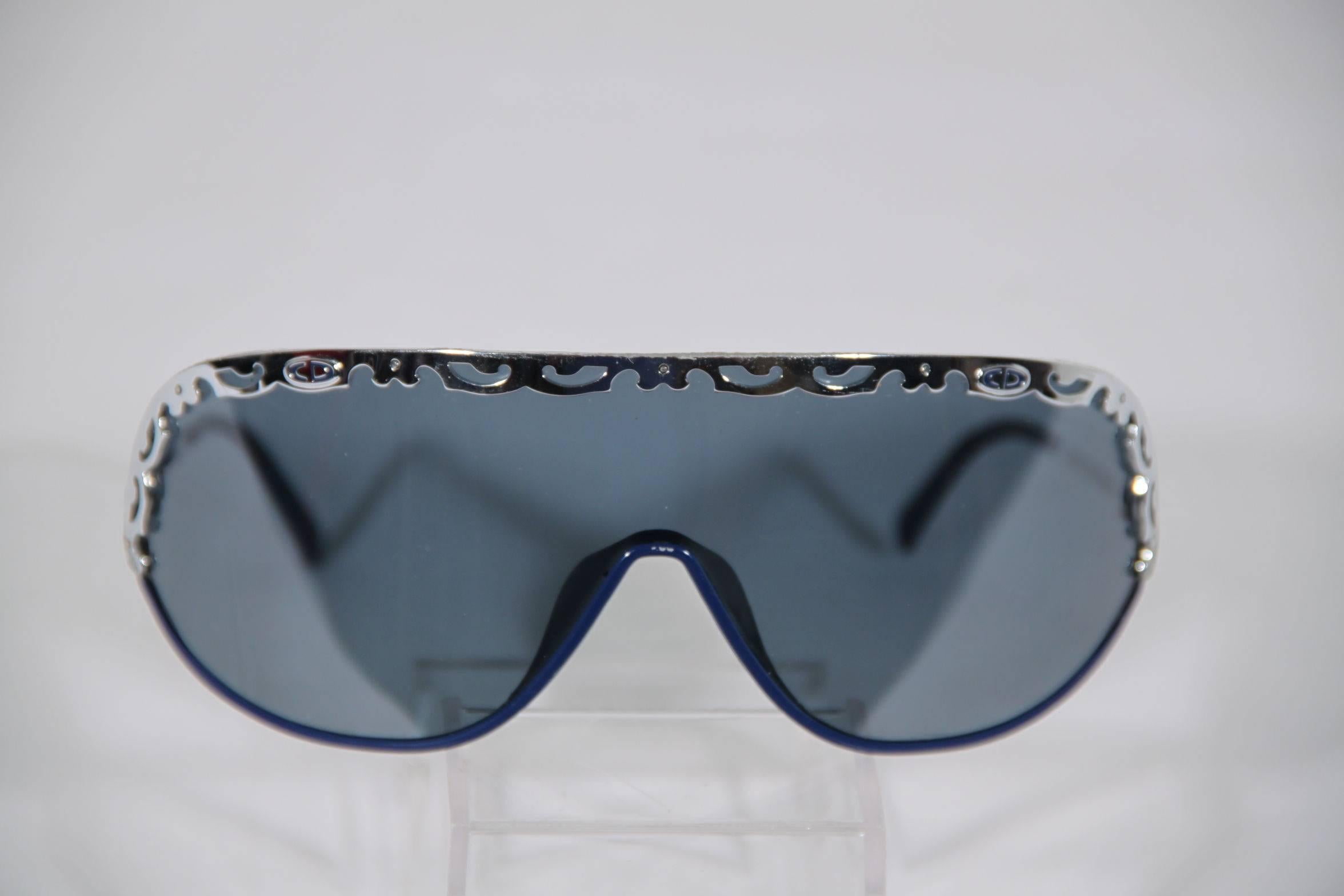 CHRISTIAN DIOR Vintage Shield SUNGLASSES 2501 Blue & Silver Metal eyewear w/CASE In Excellent Condition In Rome, Rome