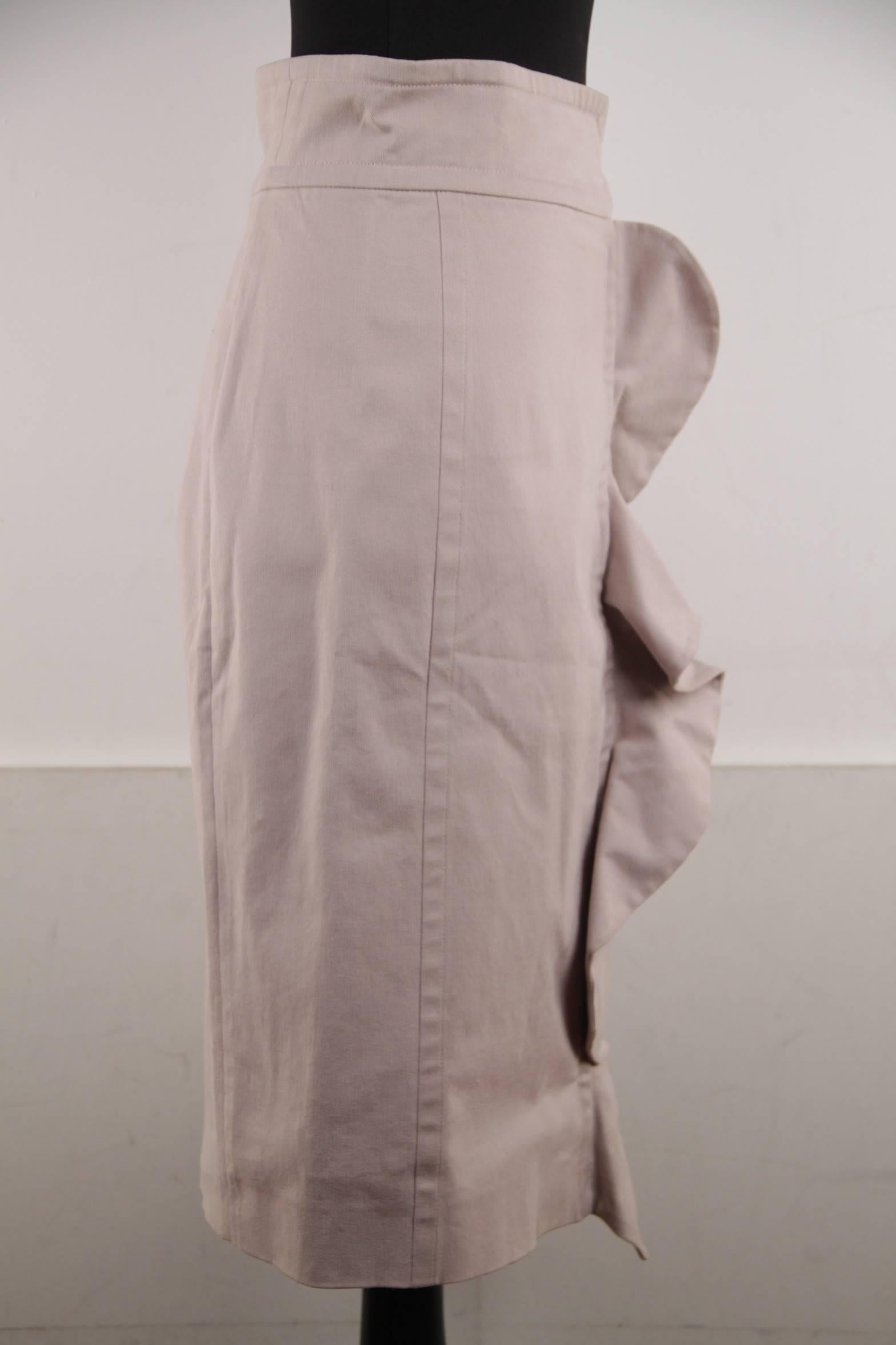 YVES SAINT LAURENT Pink ZIP THROUGHT SKIRT Knee Lenght w/ Front Ruffle In Good Condition In Rome, Rome