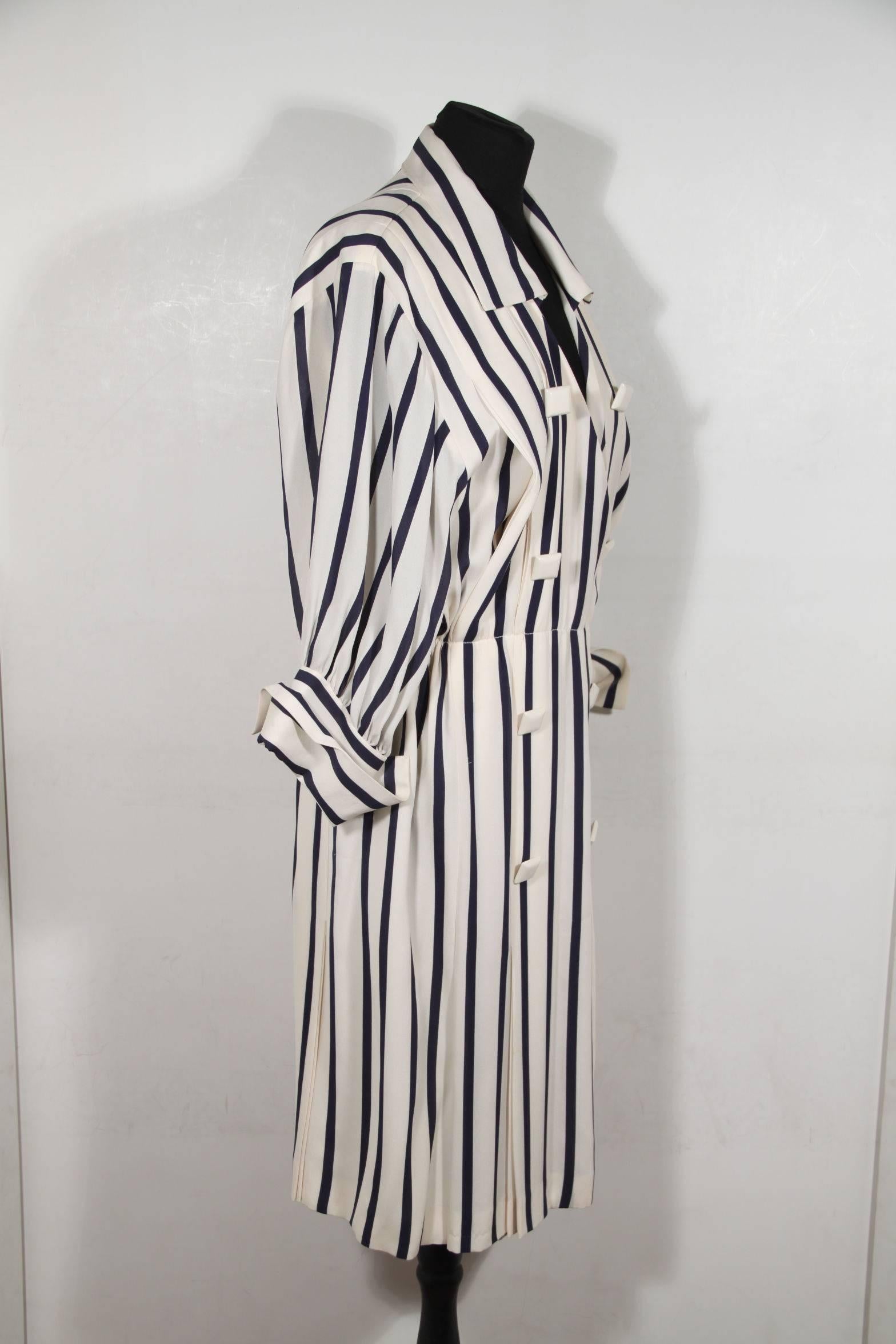 Andrea Odicini Italian Authentic Vintage White and Navy Striped Shirt Dress In Excellent Condition In Rome, Rome