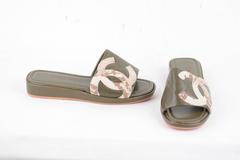 CHANEL Military Green Leather CAMBON SLIDES Flat Shoes SANDALS CC Logo 35 1/2 IT