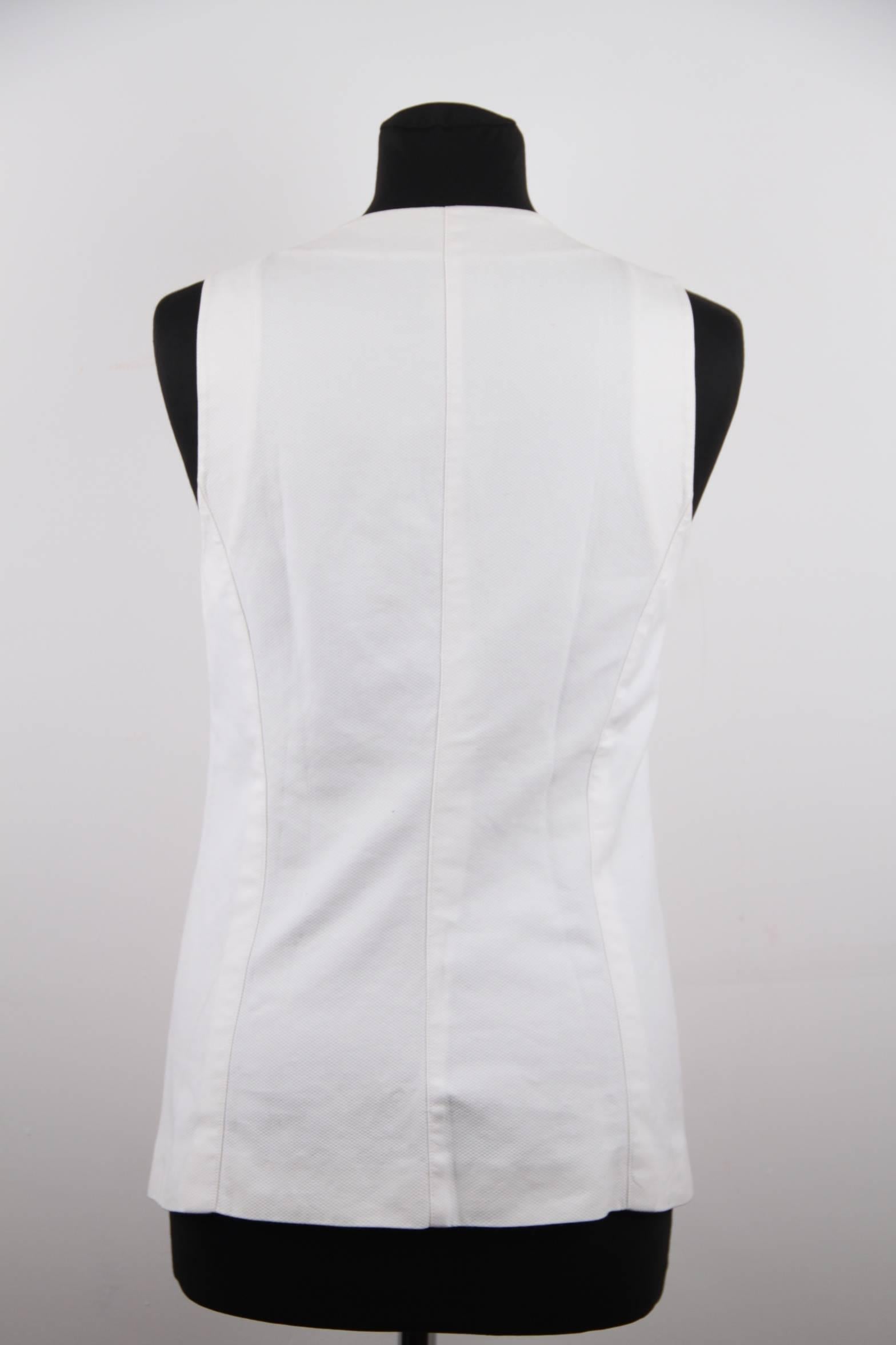 CHANEL BOUTIQUE White DOUBLE BREASTED VEST Waistcoat w/ CC LOGO Buttons In Excellent Condition In Rome, Rome