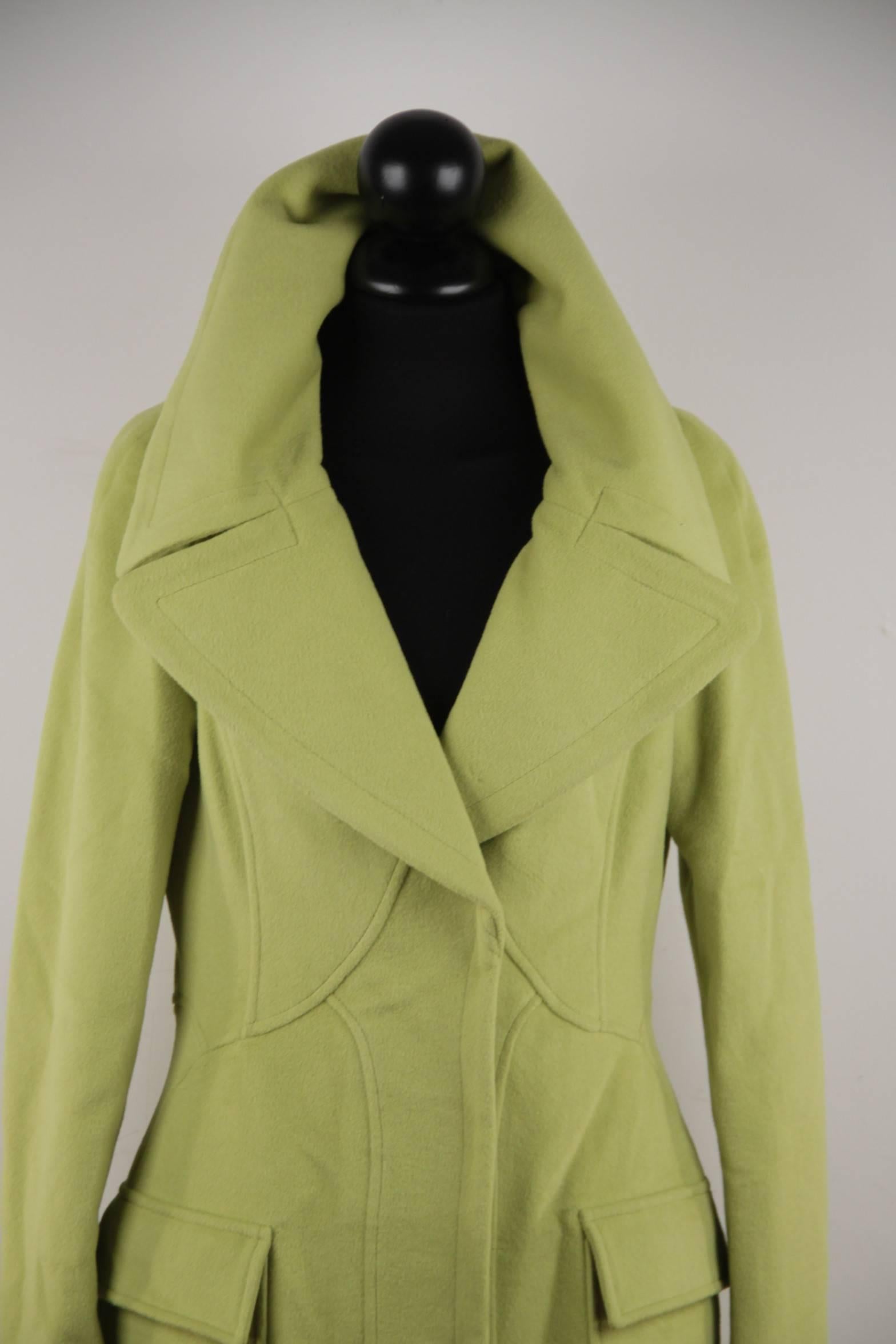 VERSACE  Lime Green Wool Blend COAT Wide Lapels 2005 Fall Collection Sz 40 IT In Good Condition In Rome, Rome