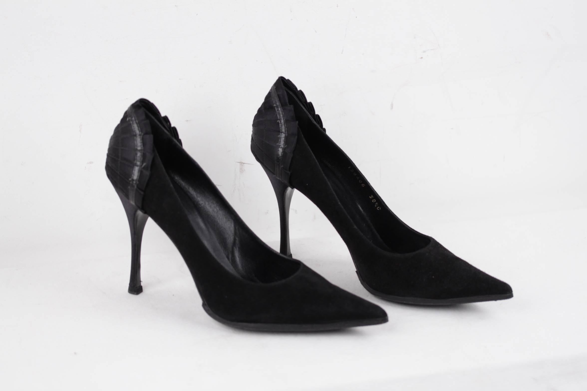 GUCCI Black Suede CLASSIC PUMPS Heels SHOES w/ PLEATED SATIN Back Sz 38 1/2 2