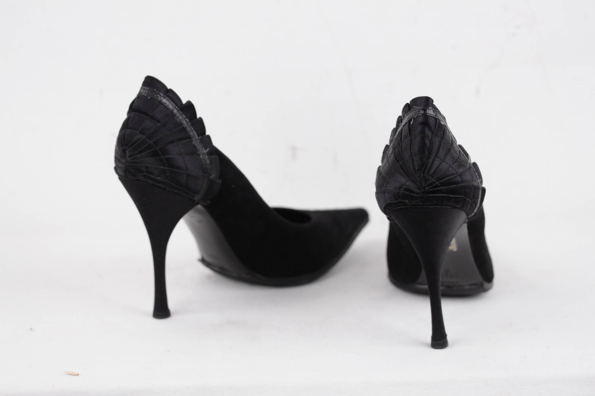 GUCCI Black Suede CLASSIC PUMPS Heels SHOES w/ PLEATED SATIN Back Sz 38 1/2 5