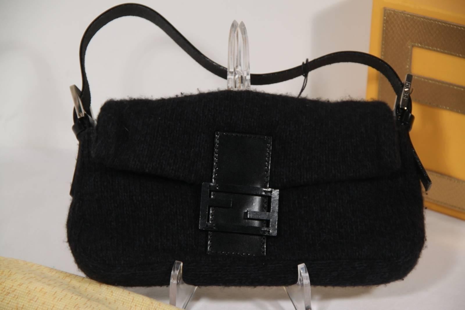 FENDI Italienisch Schwarz CASHMERE Knit BAGUETTE BAG Umhängetasche HANDBAG Geldbörse im Zustand „Gut“ in Rome, Rome