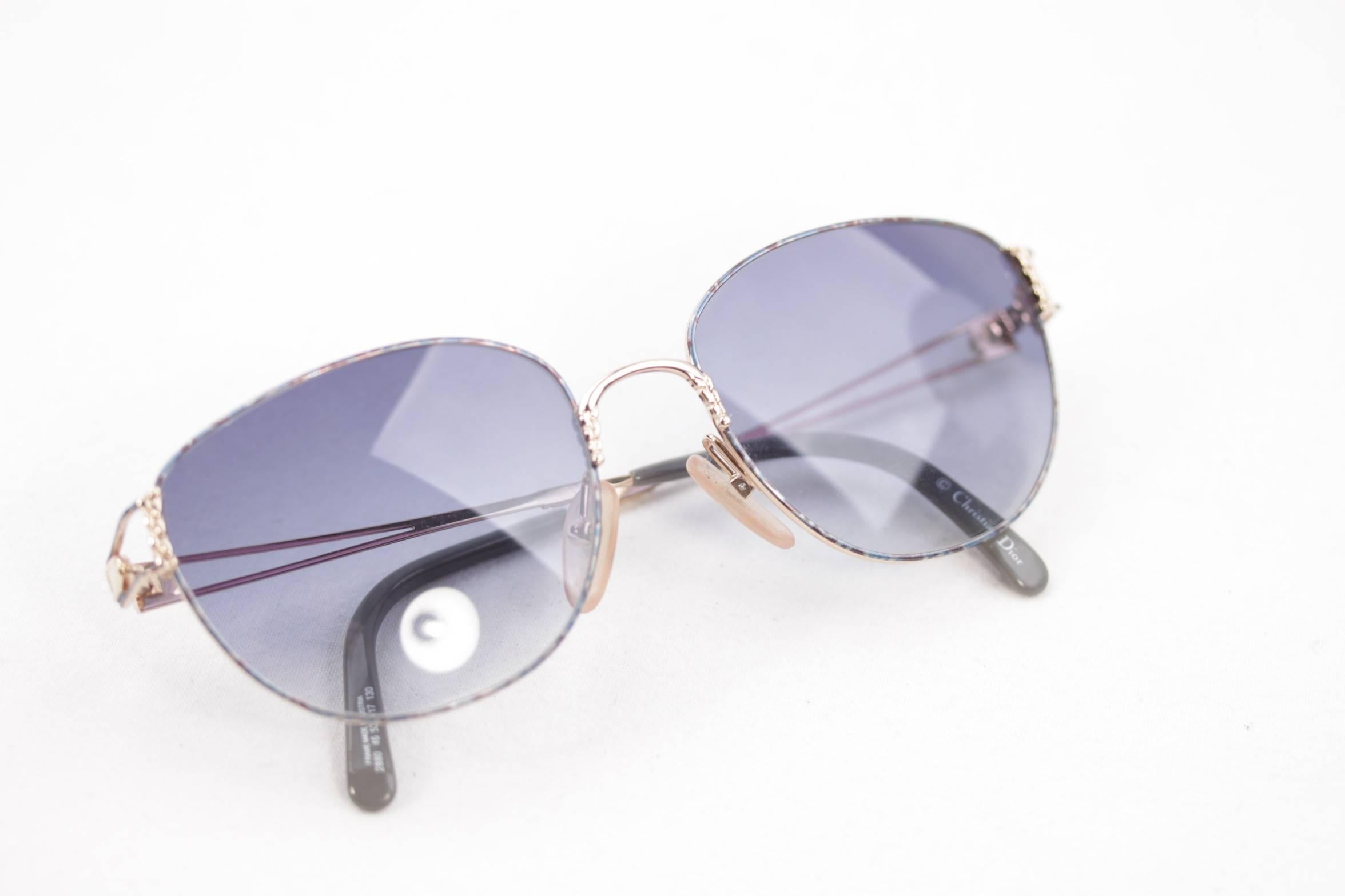 CHRISTIAN DIOR Vintage Gold Metal SUNGLASSES Mod 2880 53/17 Blue SHADES In Excellent Condition In Rome, Rome