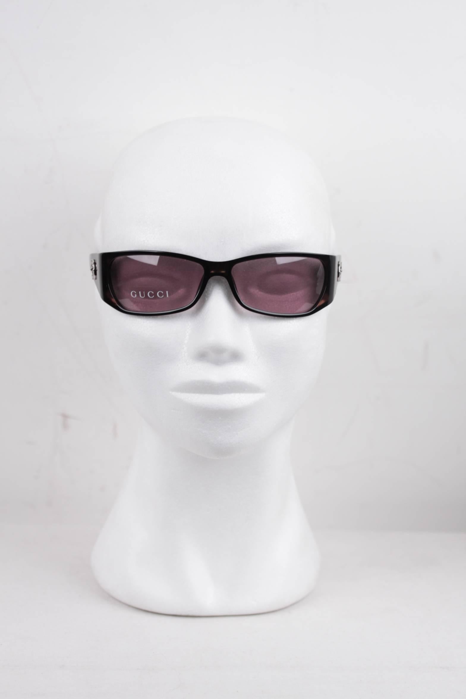 GUCCI - made in Italy

Dunkelgrauer Rahmen:: hellbraune GUCCI-Gläser

- 2004 Kollektion

mod. refs: GG 2525/S 9D0 59/14 120 OPTYL

Alle anderen Details:: die nicht erwähnt werden:: sind auf den Artikelbildern zu sehen. Bitte fragen Sie nach:: wenn