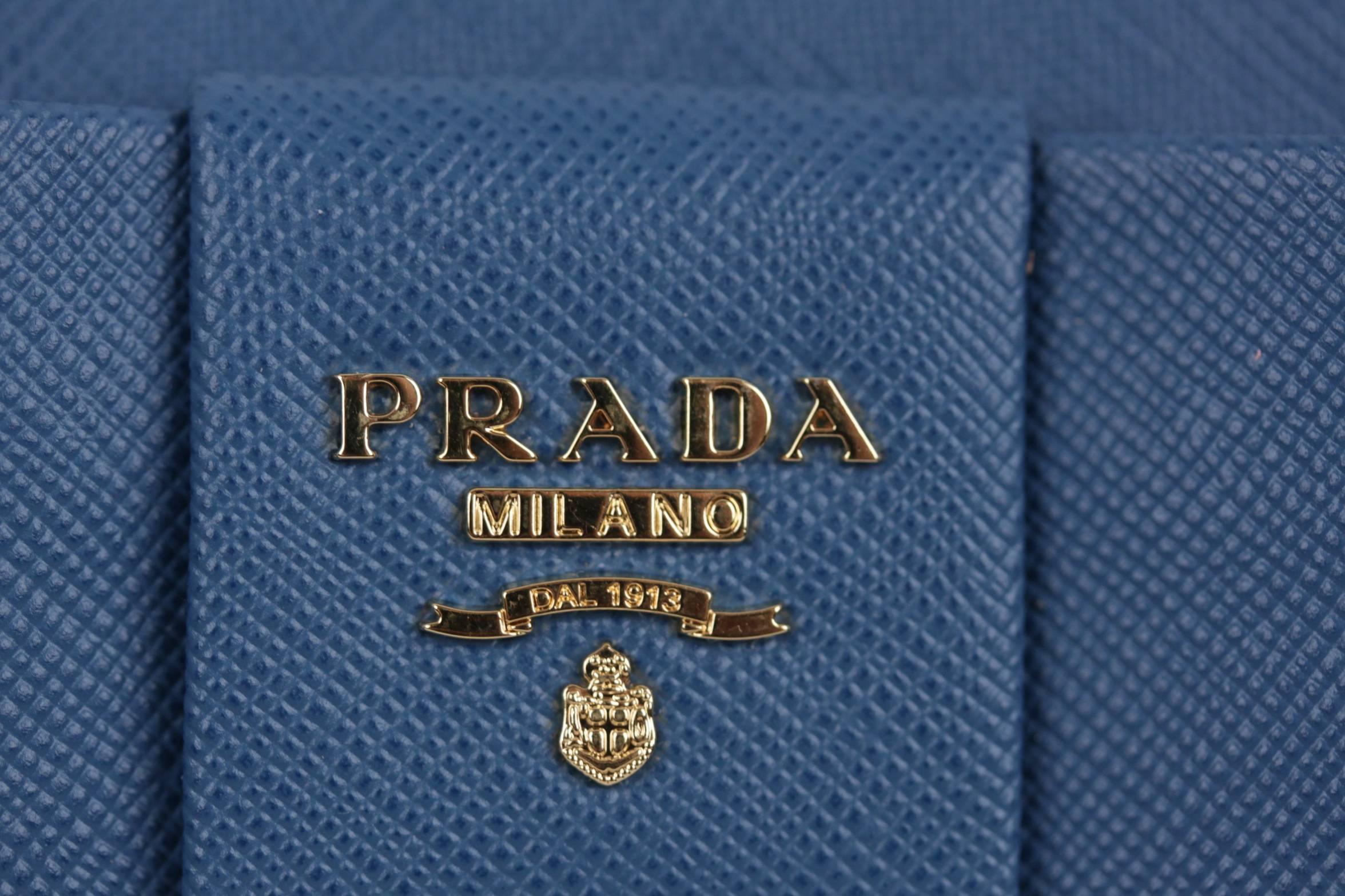 1m0506 prada wallet