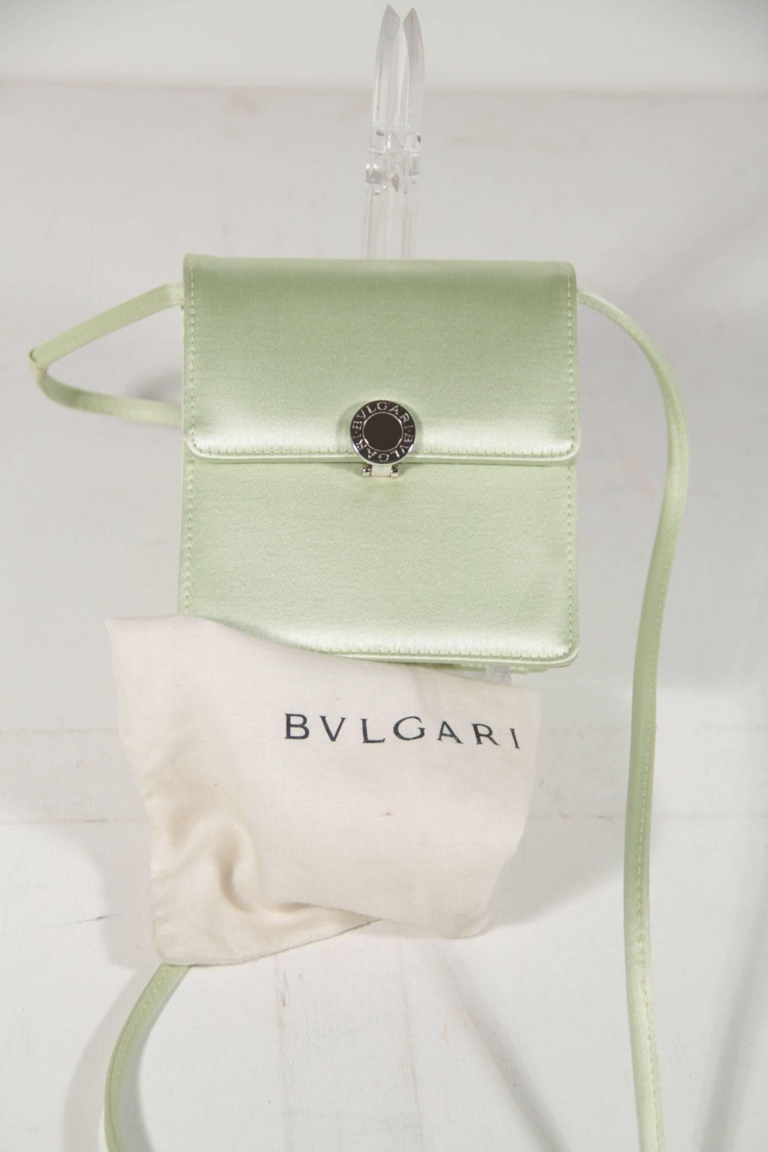Brand: BULGARI - Made in Italy

Logos / Tags: BVLGARI tag inside (with 'Made in Italy' and serial code engraved on its reverse), signed hardware, BVLGARI signature on the main closure

Condition (please read our condition chart below):

MINT: