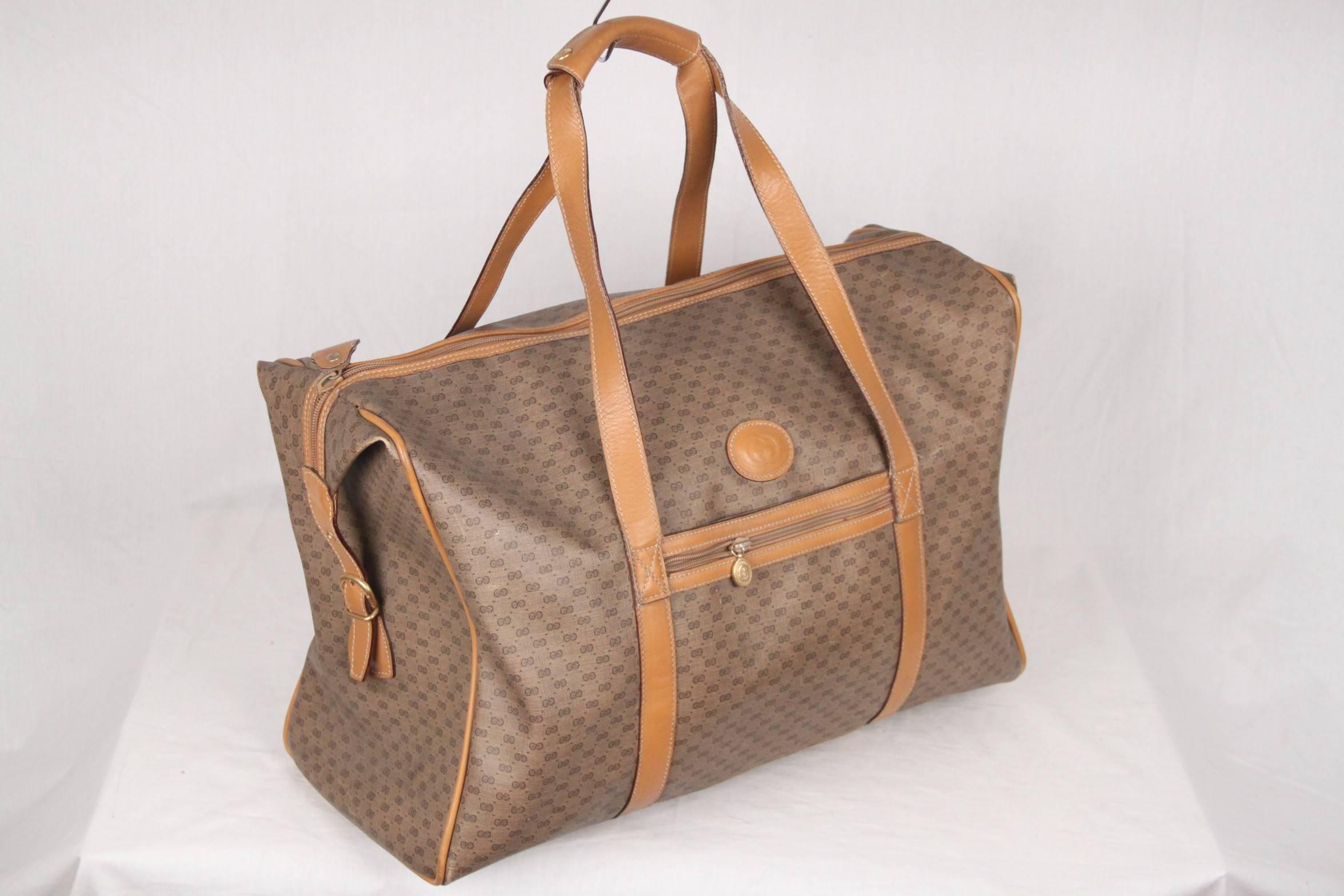 GUCCI VINTAGE Tan GG MONOGRAM Canvas WEEKENDER Travel Bag In Good Condition In Rome, Rome