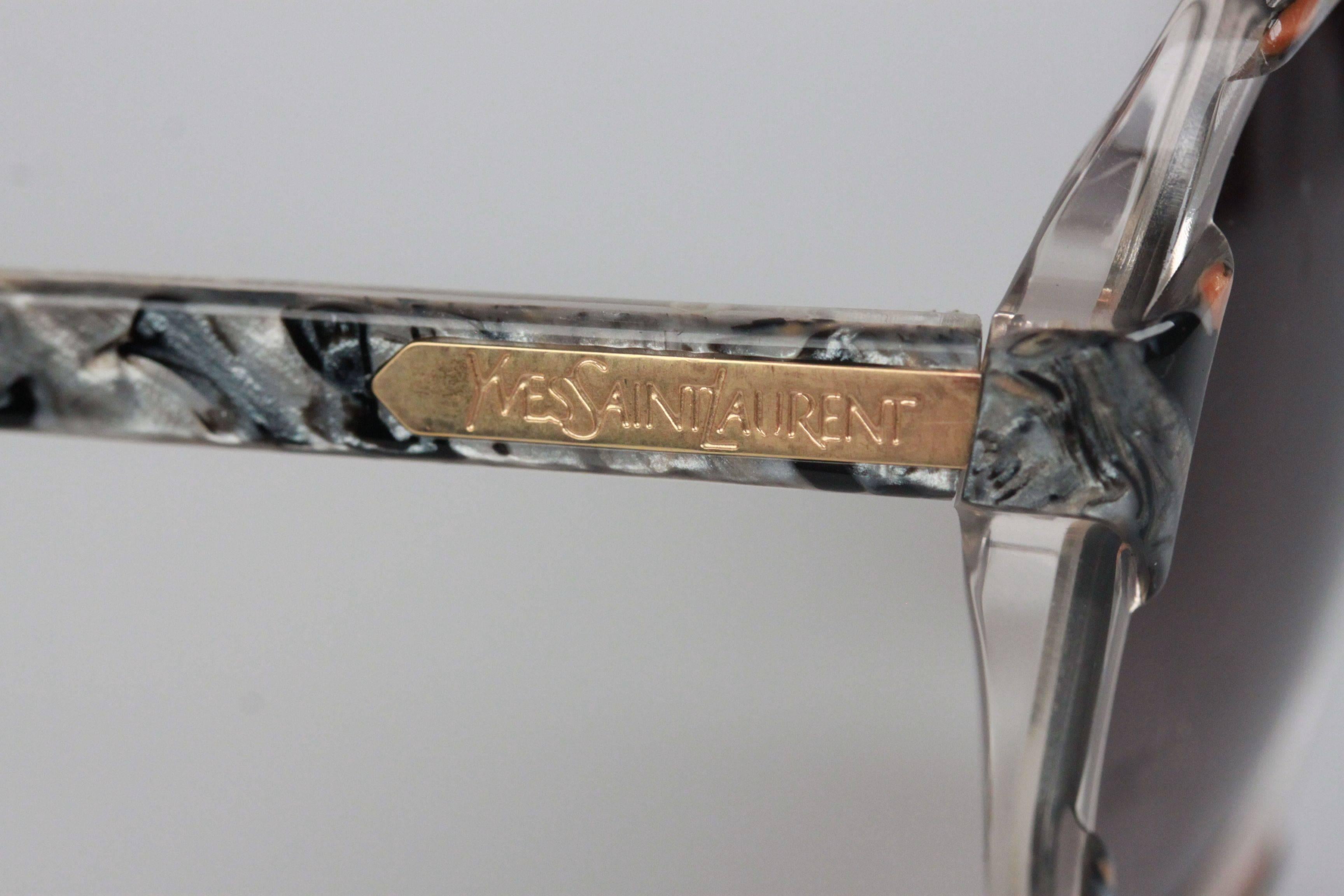 YVES SAINT LAURENT Vintage Gray MINT SUNGLASSES NAXOS 866 56-15mm In New Condition In Rome, Rome