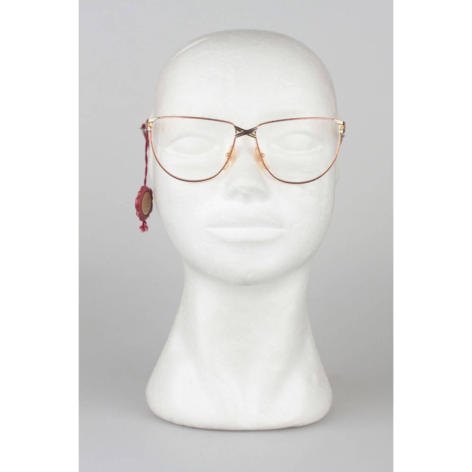 - Glamorous Casanova eyeglasses from mid-80s
- Rare, extravagant & sumptuous (24Kt gold-plated)
- A true rarity and highlight for every collector
- No lenses 
- Style & Mod.: CN 4 C 01 54/18
Measurements:
- TEMPLE MAX. LENGTH: 133 mm
- TEMPLE TO