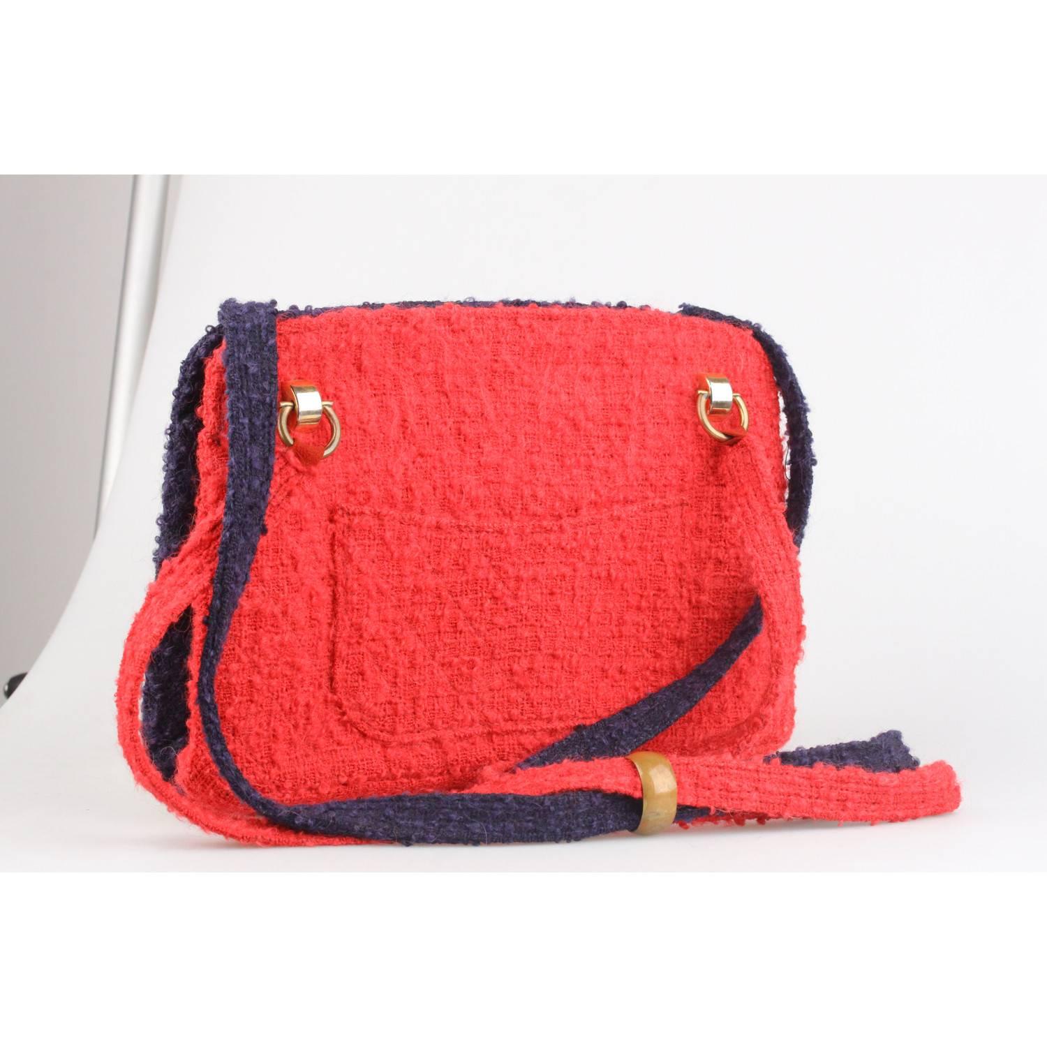 CHANEL Vintage Unique Prototype Red Blue Wool Tweed 1960s Shoulder Bag In Excellent Condition In Rome, Rome