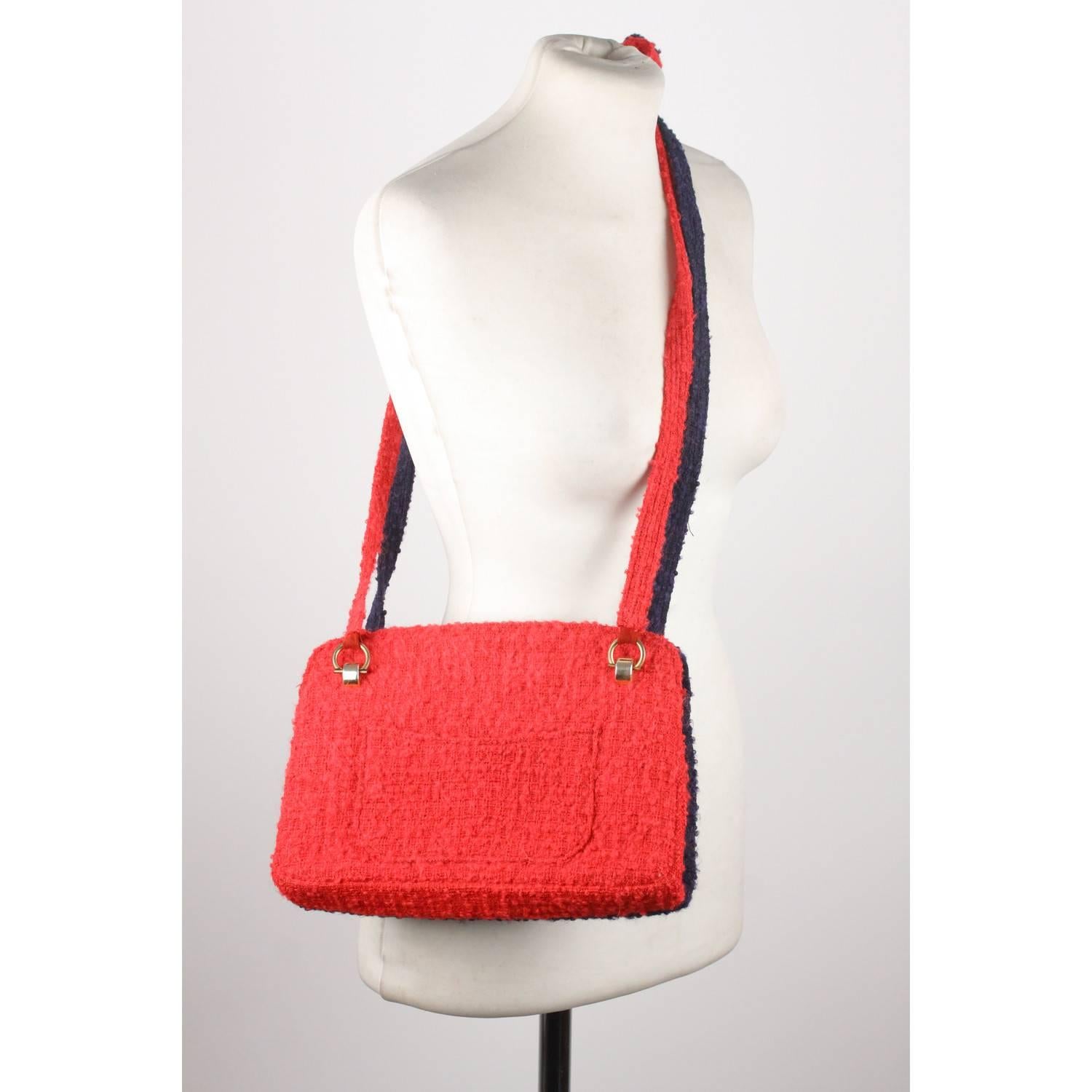 - Signed Expertise with history of this bag is available.
- RARE prototype model by CHANEL from the end of the 60s
- The bag belonged to the private collection of the Italian diva Elsa Martinelli
- Elsa Martinelli has often been a guest of Chanel
