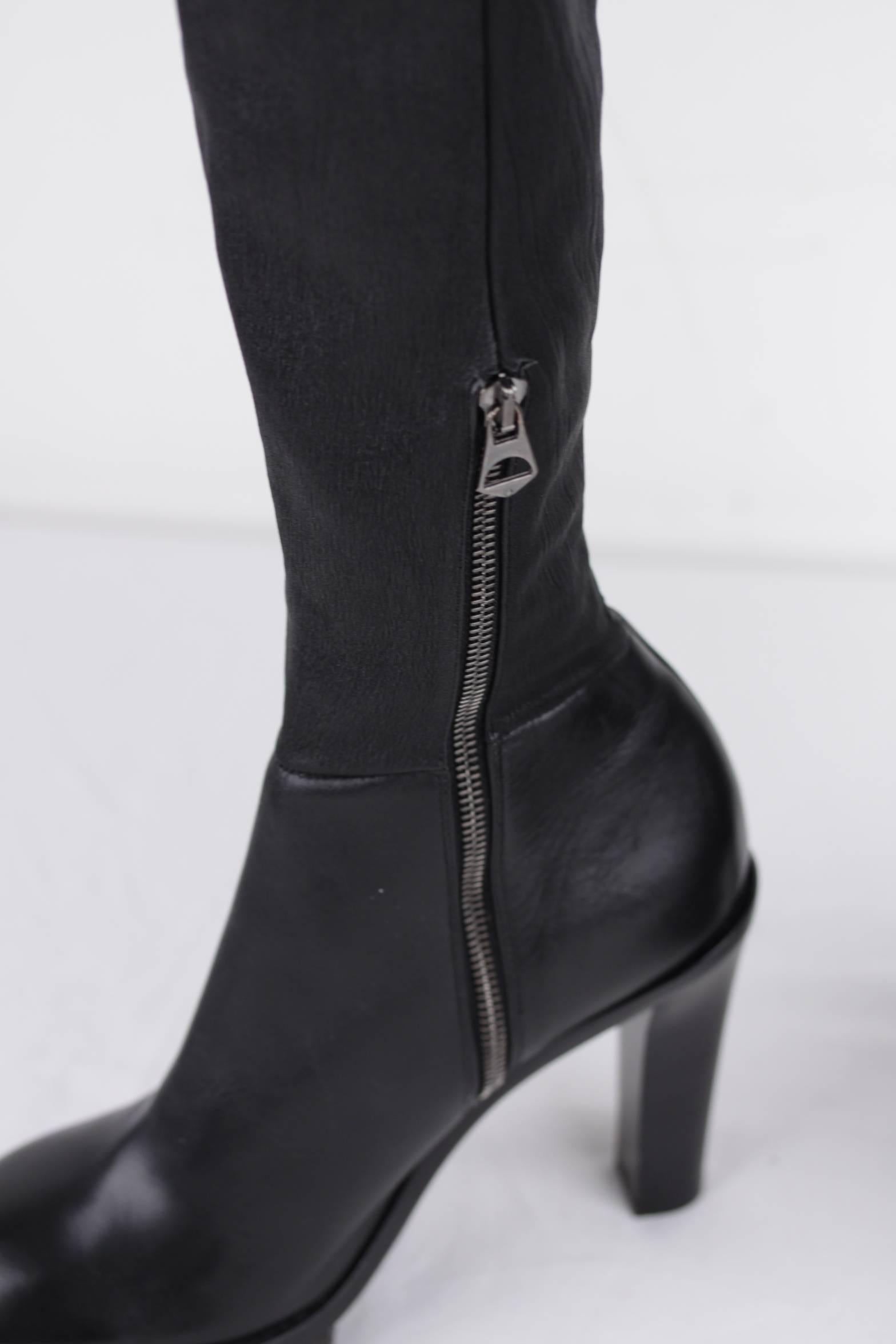 ACNE STUDIOS Black Leather REVERY Heeled OVER THE KNEE BOOTS Sz 38  In Excellent Condition In Rome, Rome
