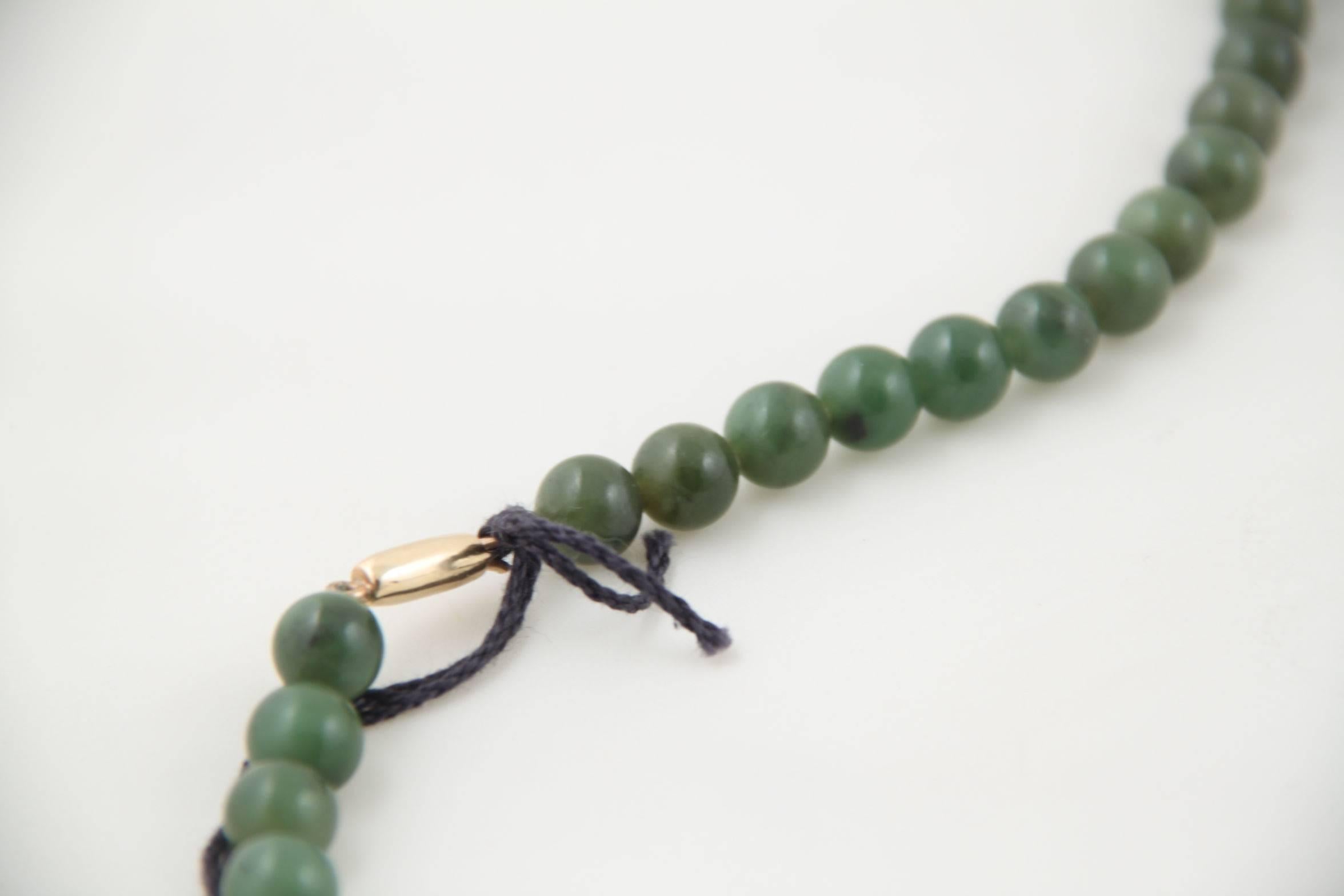 Women's VINTAGE Italian 1980s Green JADE Beads LONG NECKLACE 18 K Gold Closure