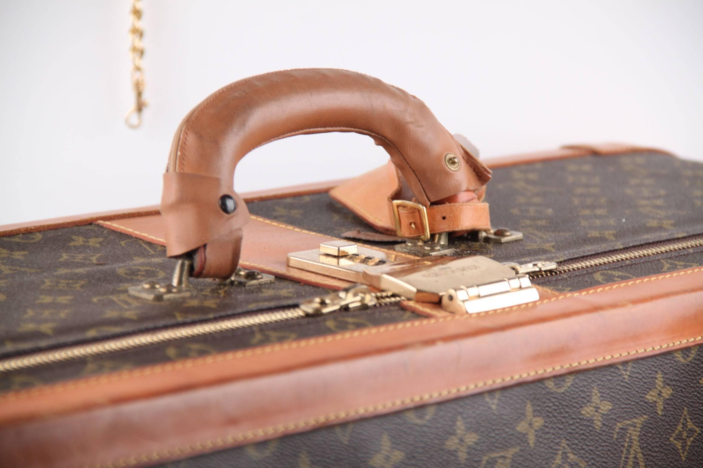 LOUIS VUITTON Vintage Monogram Canvas HARDSIDED SUITCASE Travel Bag RARE In Excellent Condition In Rome, Rome
