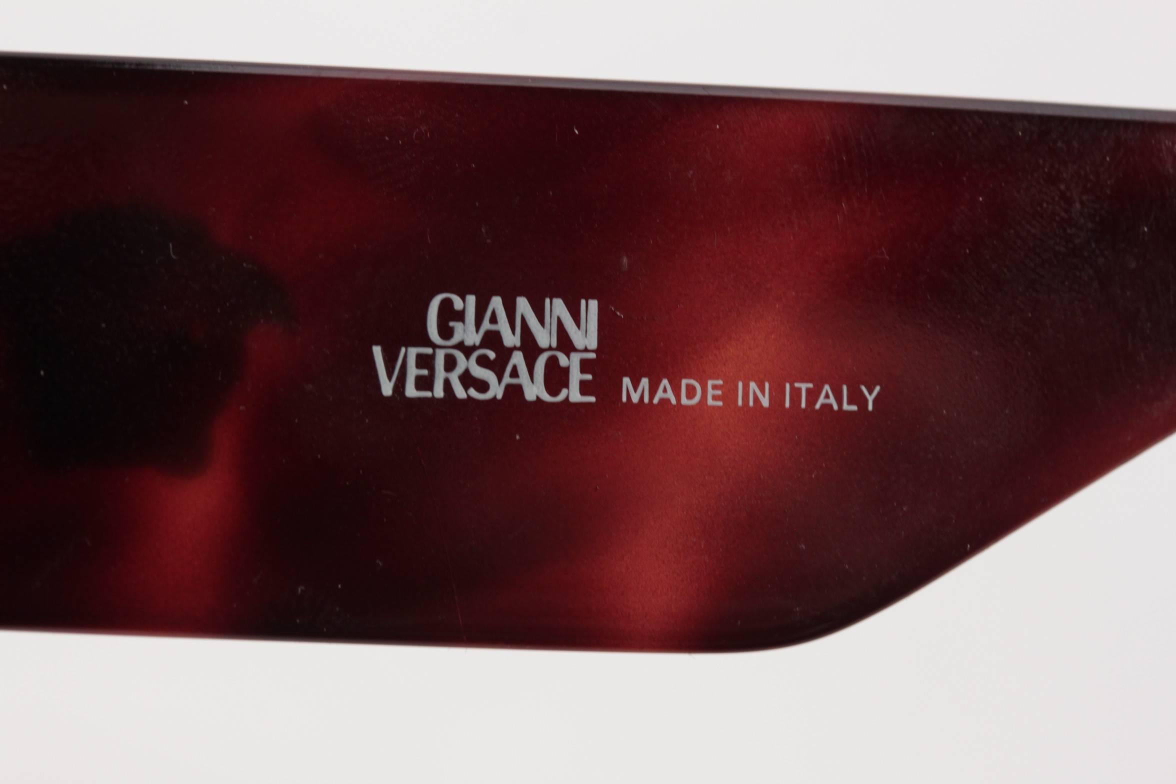 GIANNI VERSACE RARE Vintage Brown MEDUSA SUNGLASSES Mod 422 Col 900 w/Case MY In Excellent Condition In Rome, Rome