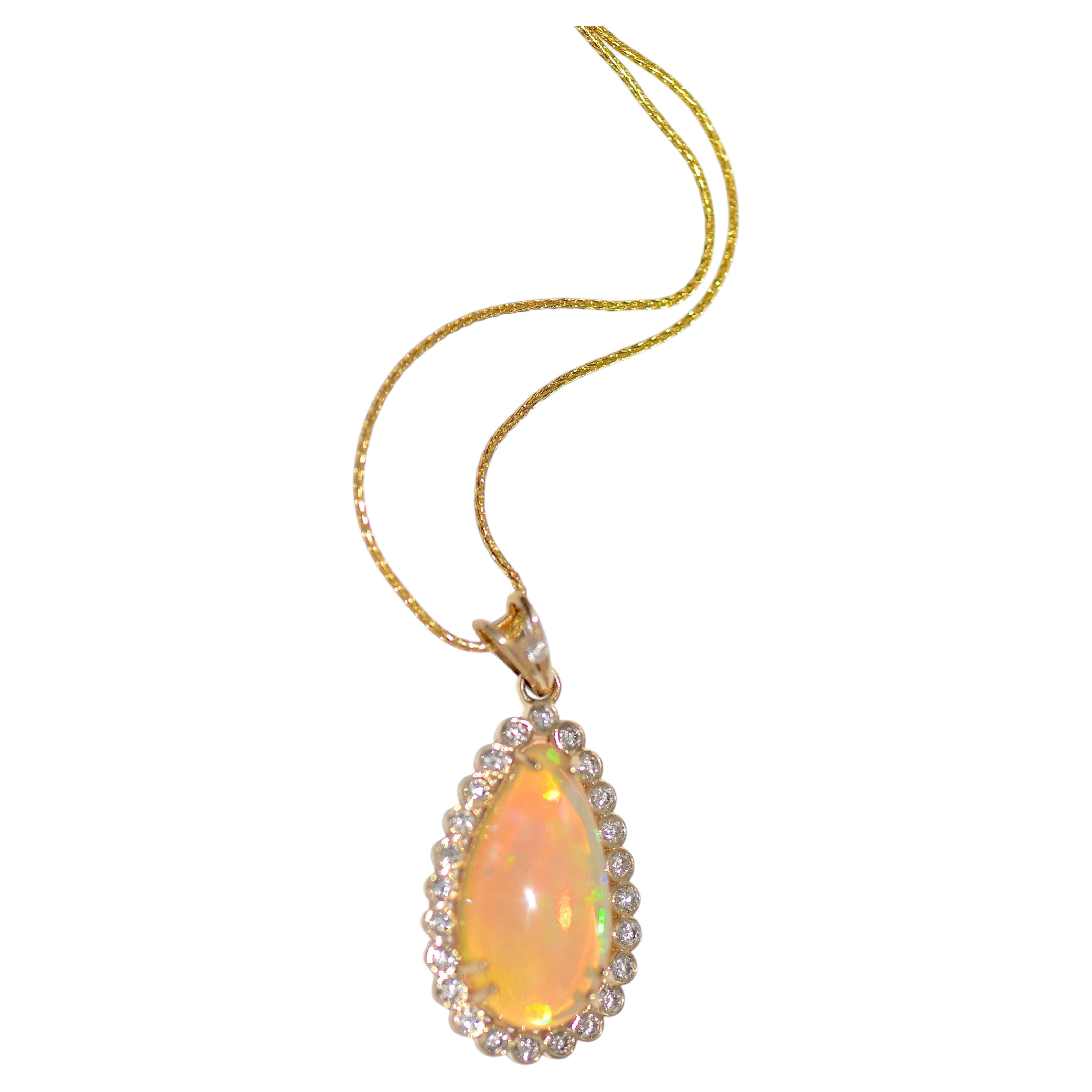 14K Solid Yellow Gold 3.95CT Pear Shaped Natural Opal Necklace in 14K Solid Gold For Sale