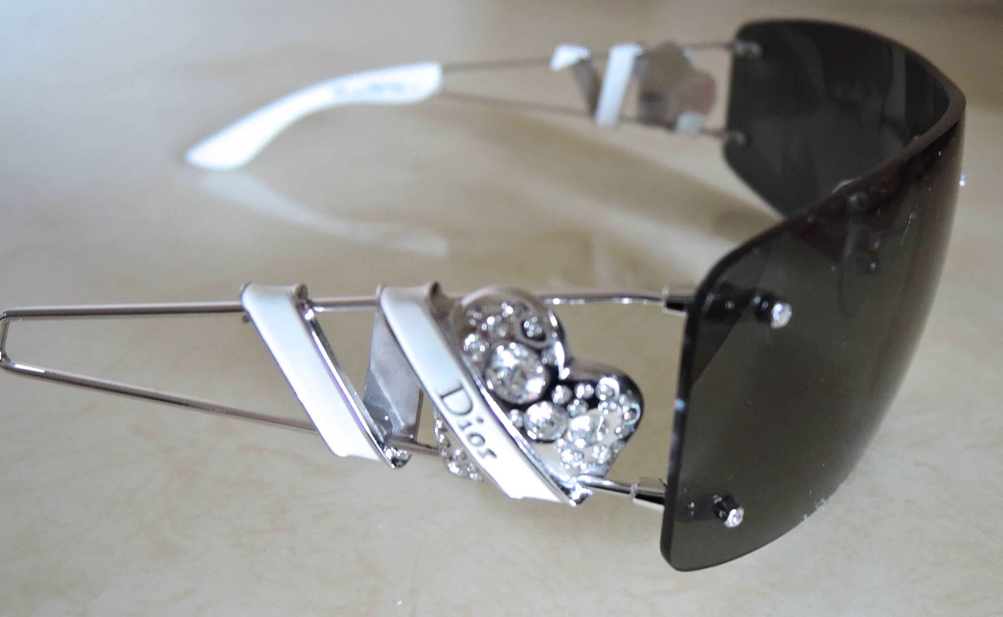 I purchased these CD Famous heart core sunglasses myself from an authorised dealer many years ago,  and I worn them a few hours with extremely care, hence there's no any signs of worn. 
These sunglasses were fully handmade with exquisite details,