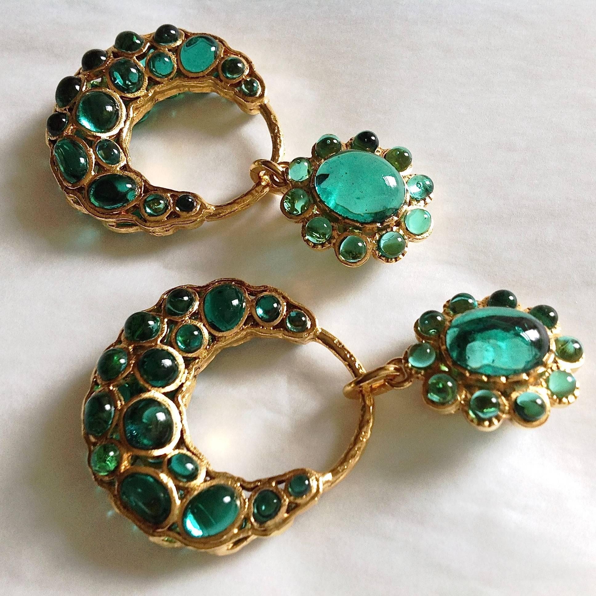 VINTAGE ✿*ﾟ Chanel Oversized Pâte de verre Gripoix Green Glass Earrings 2