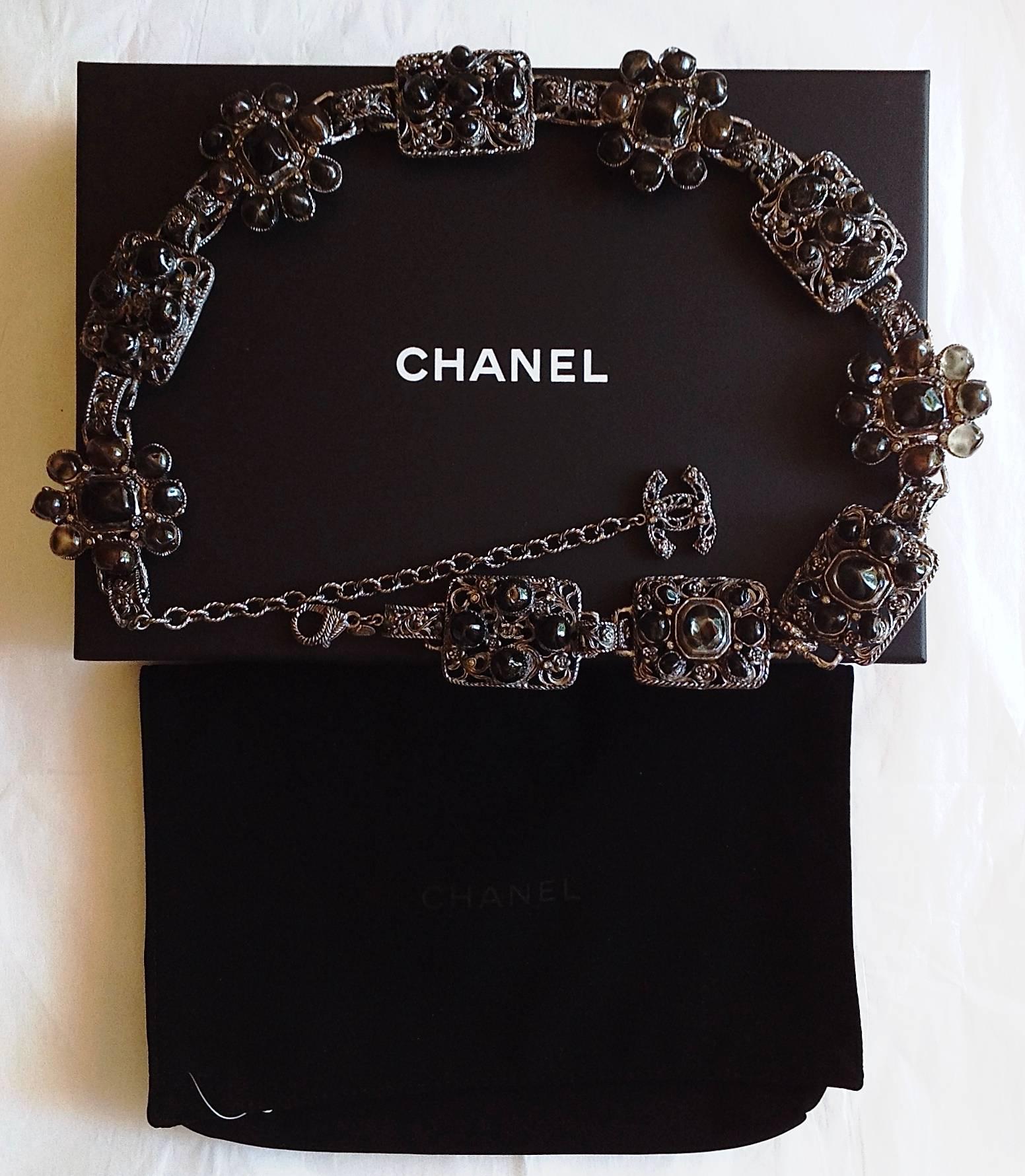 Black CHANEL ✿*ﾟGRANDEUR Chunky SEE THROUGH Gripoix Poured Glass Flower Necklace Belt For Sale