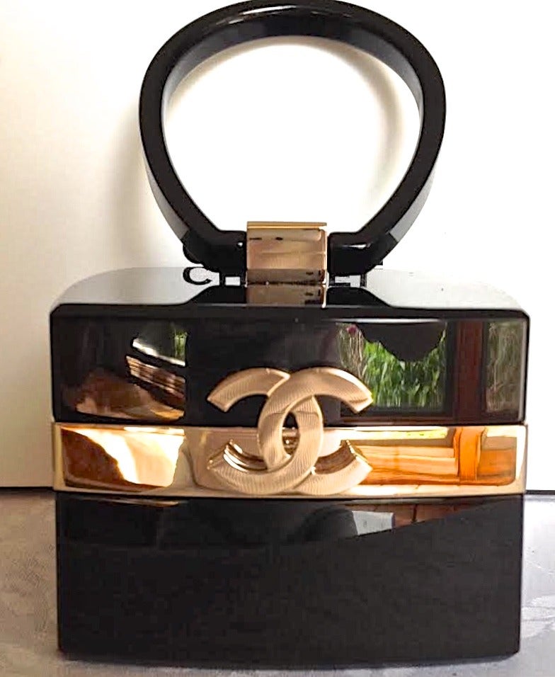 Chanel  Rare 04' Ruway Lucite Mini Clutch Box Bag For Sale 3
