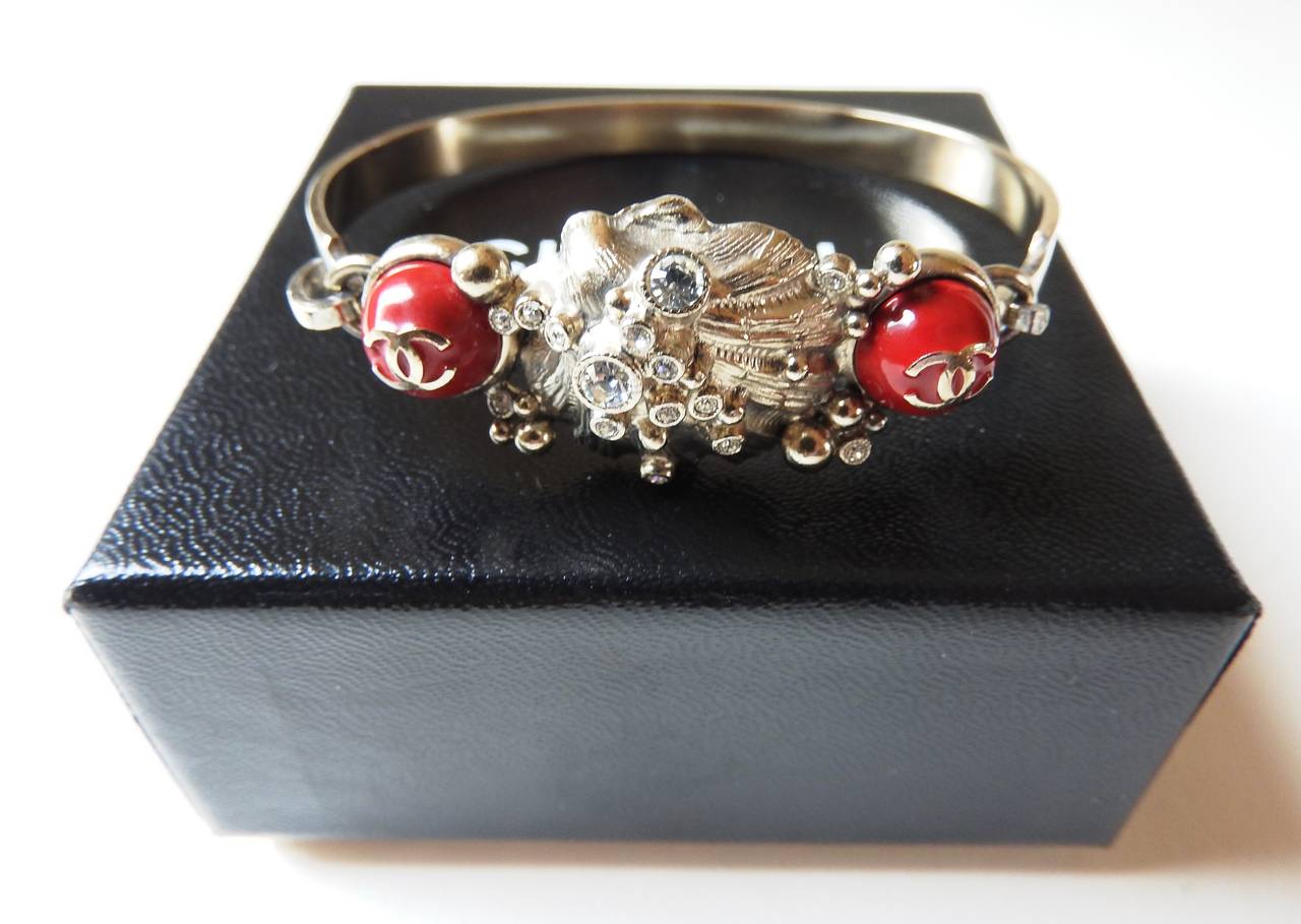 Women's Chanel Dainty Jewelled Seashell Coral Bangle Bracelet For Sale