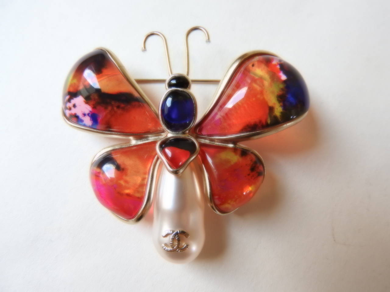 NEW Chanel 2015 Summer Resin Gripoix Glass Pearl Butterfly Brooch For Sale 4