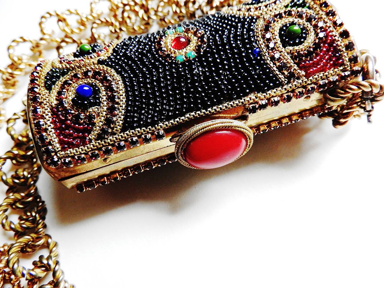 Chanel Vintage 80's Museum Quality Jewelled Metal Purse Clutch Necklace For Sale 2