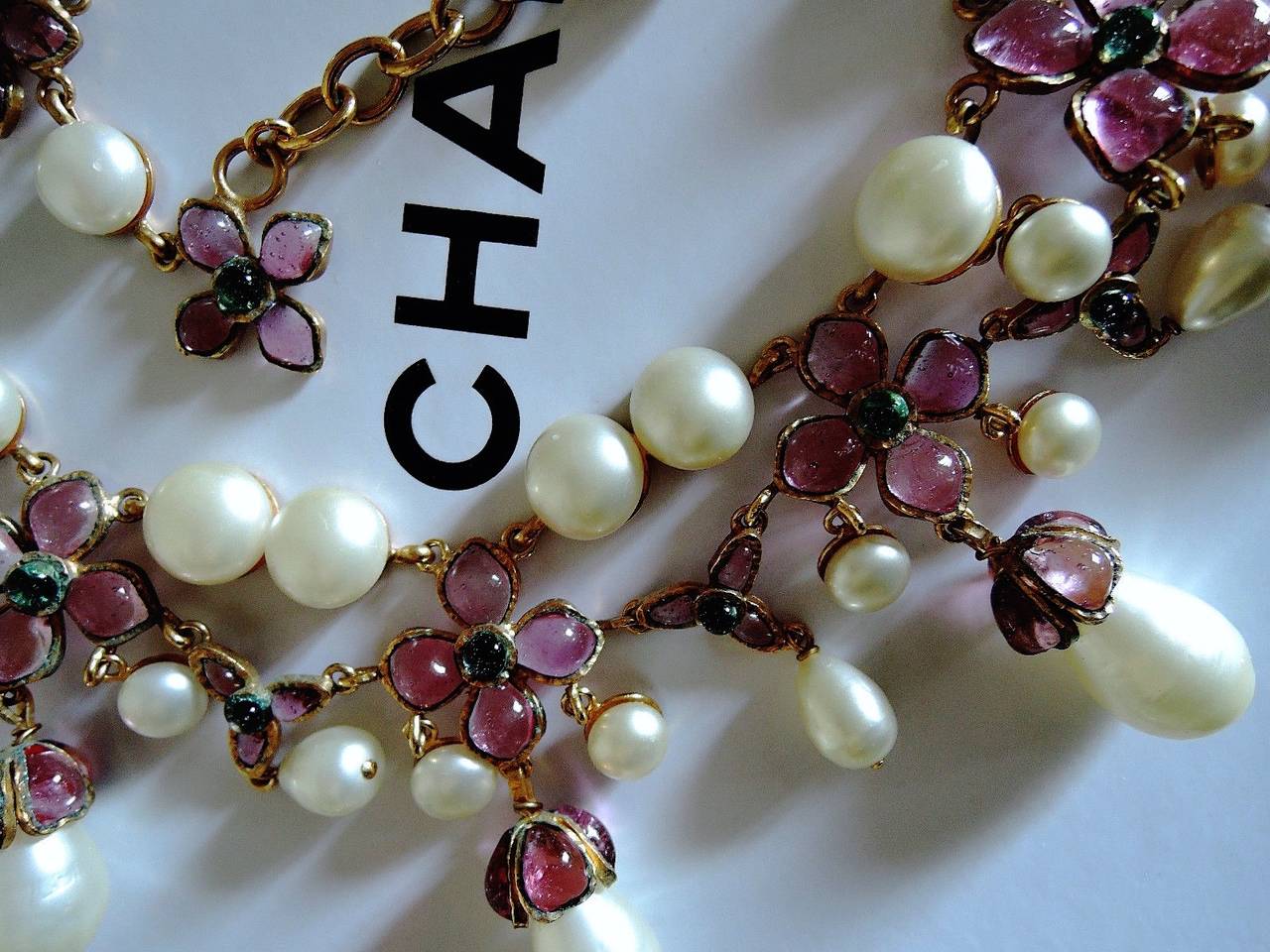 Vintage ✿*ﾟ95P Chanel Gripoix Glass Flower Oversized Teardrop Pearl Necklace For Sale 2