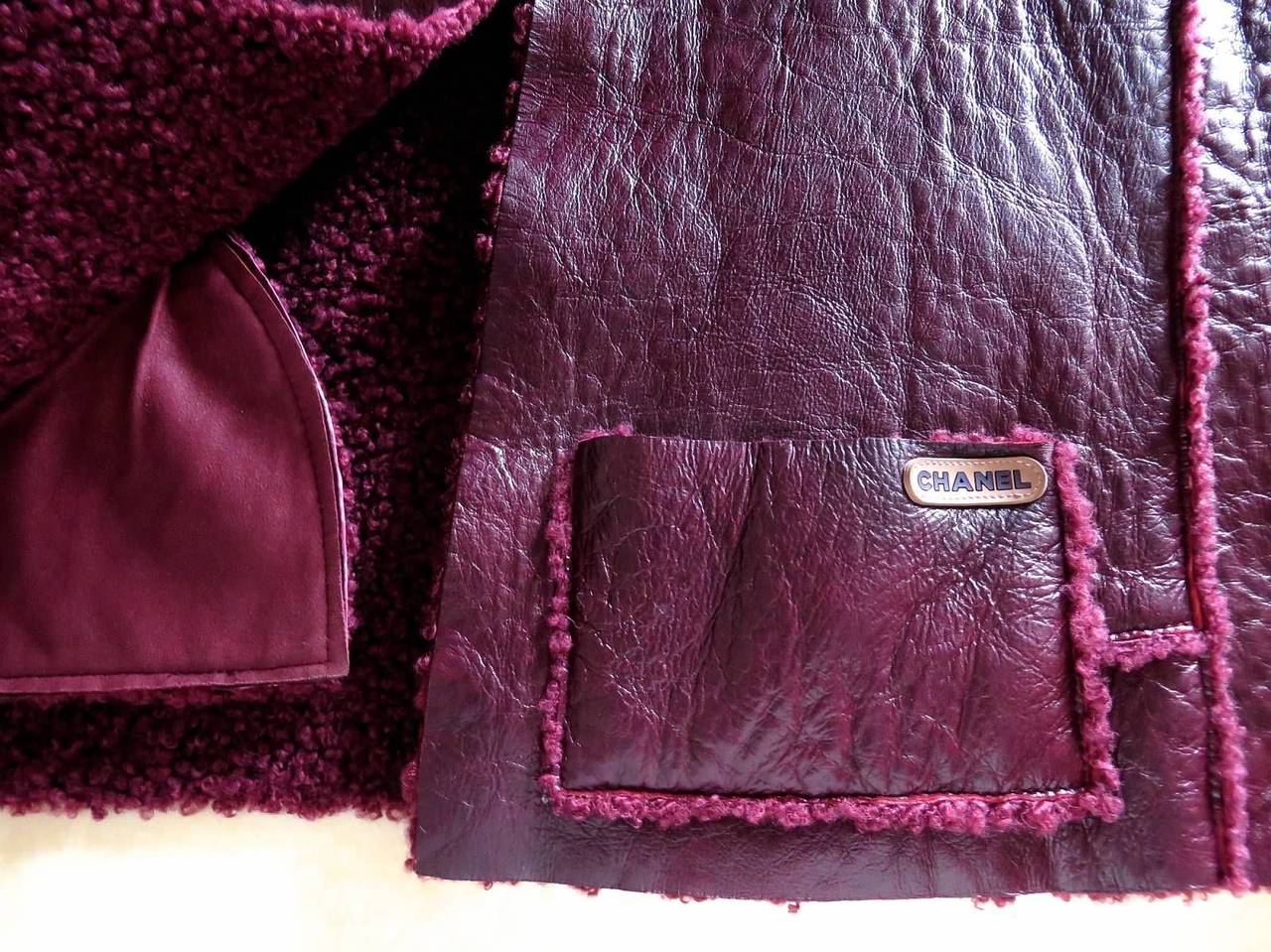 Very beautiful coloured light weighted real shearling leather vest.
In F 42, and due to open design, this vest is good for US 8-12 figure.
 Although it's from year 2000, but it got only one owner and worn only once in mint condition and has been