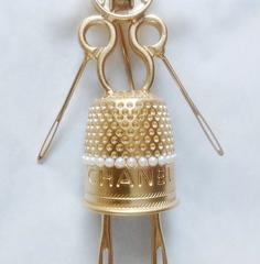 Vintage NWT NEW 03P ✿ Coco Chanel Ex LARGE Sewing Lady Pearl Brooch