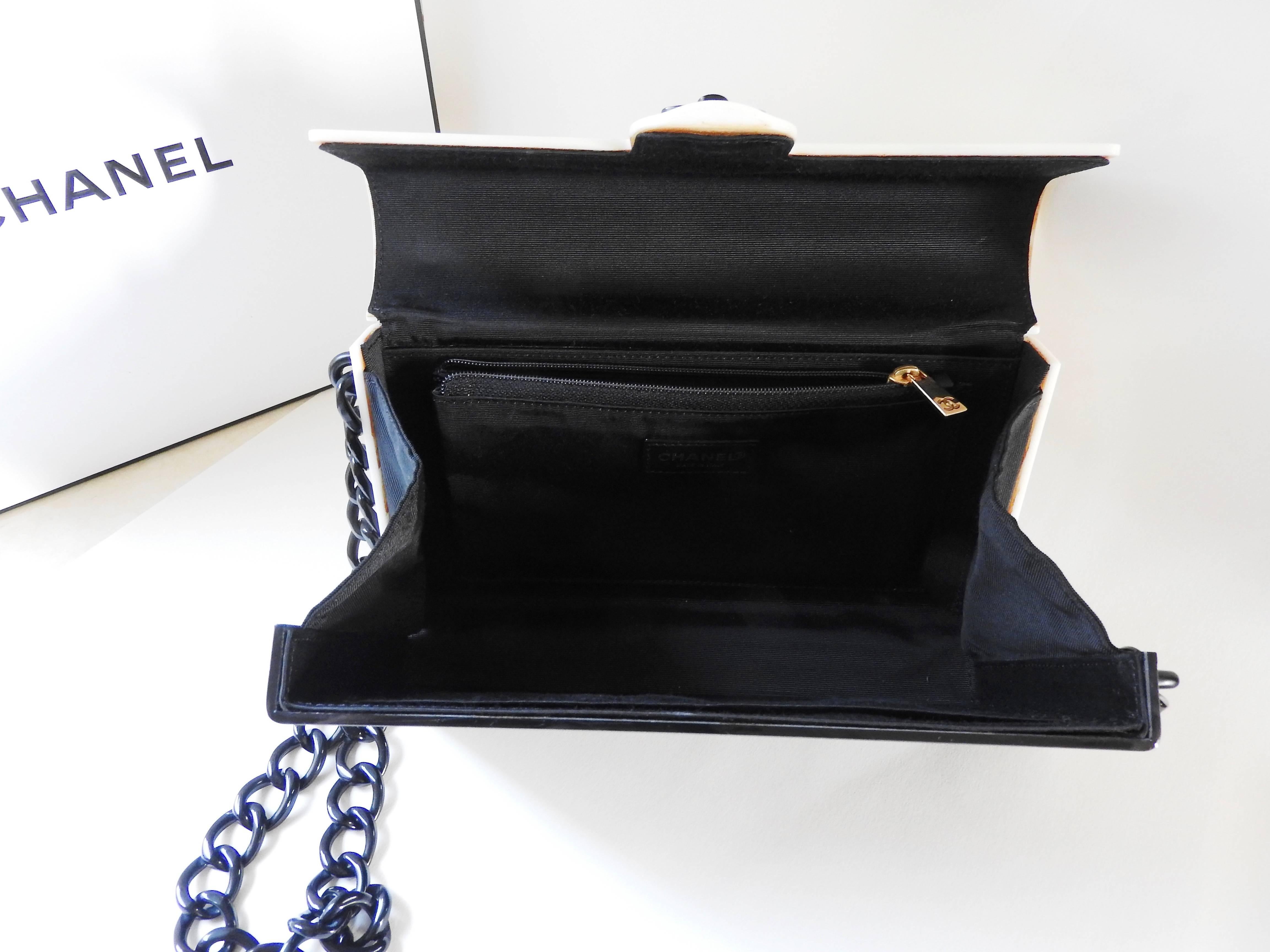 Women's NEW ✿*ﾟChanel LARGE Black White Plexiglass Resin Hardshell Clutch Handbag Bag  For Sale