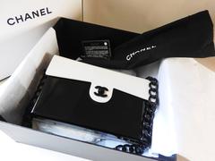 NEW ✿*ﾟChanel LARGE Black White Plexiglass Resin Hardshell Clutch Handbag Bag