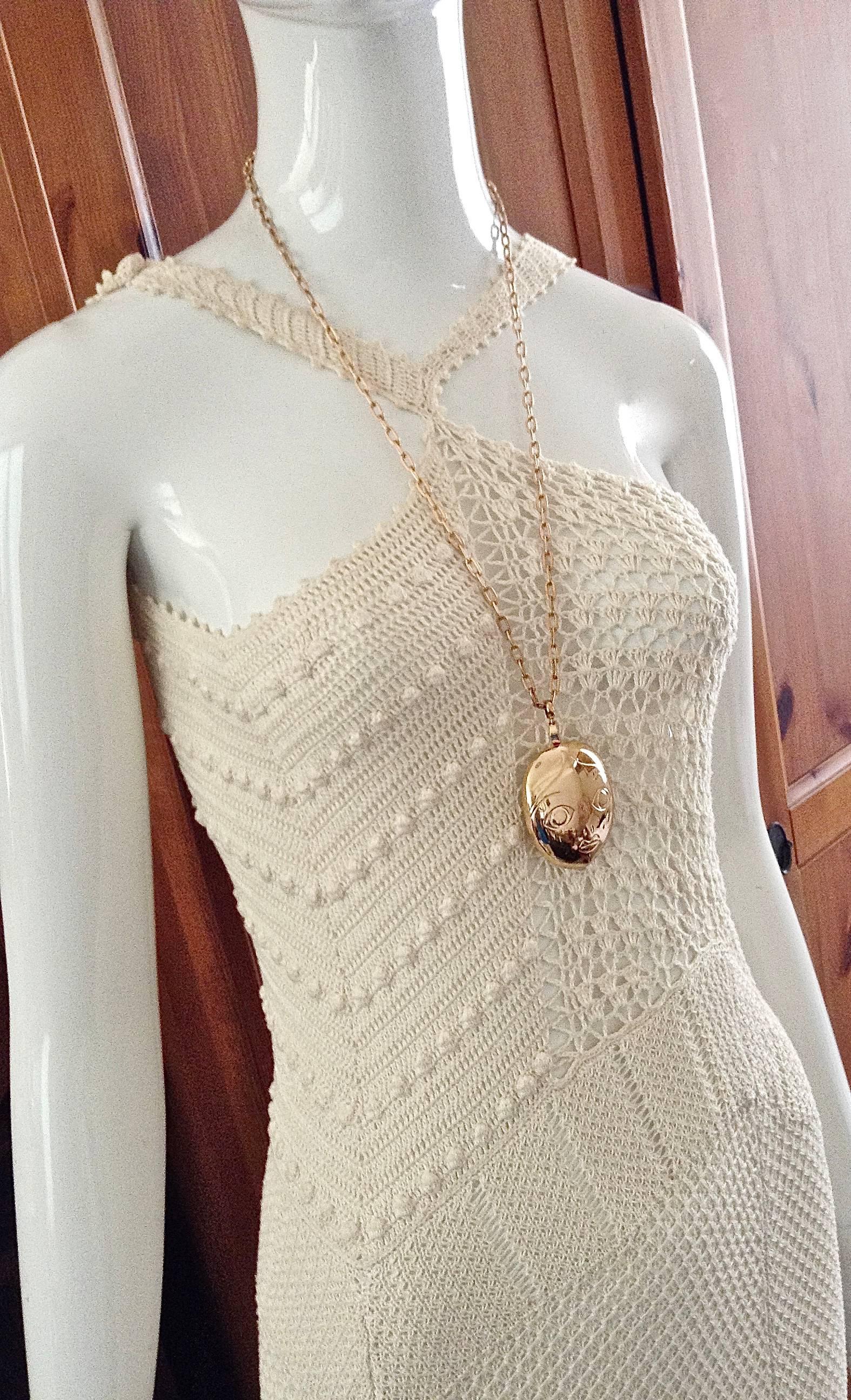 Chanel ✿*ﾟ2009 Fall Paris-Moscow Matryoshka doll Solid Heavy Long Necklace  In Excellent Condition For Sale In KAOHSIUNG, TW