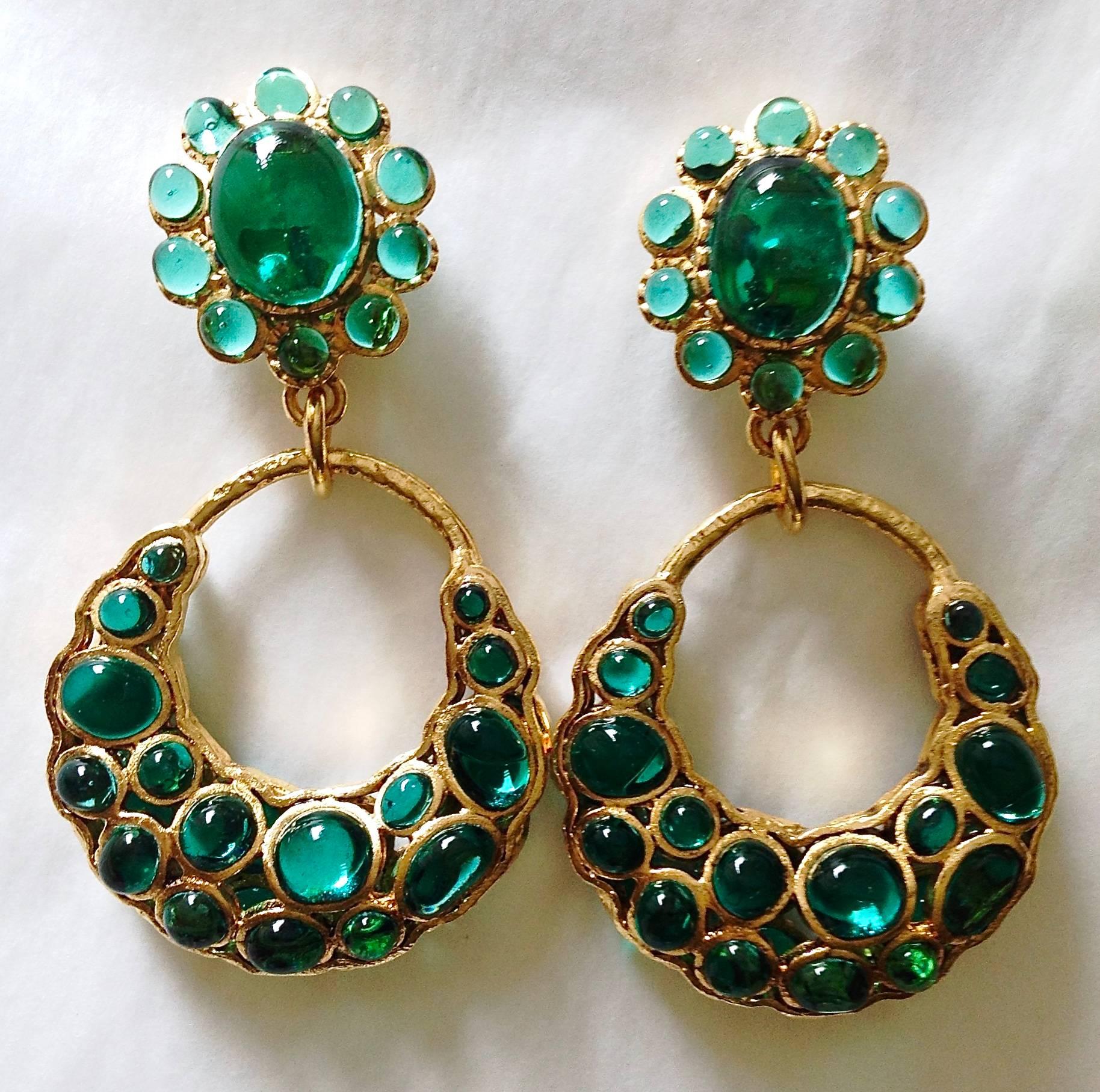 VINTAGE ✿*ﾟ Chanel Oversized Pâte de verre Gripoix Green Glass Earrings 3