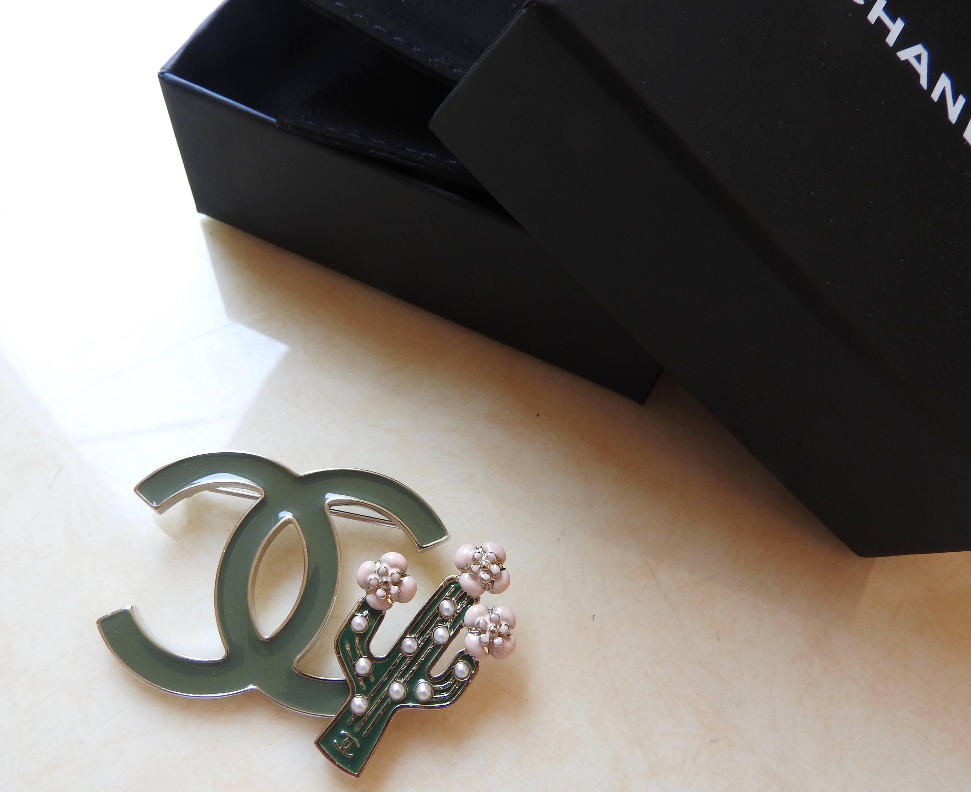 NIB NEW Chanel ✿*ﾟ2017 Resort CUBA Cactus Camellia Glass Pearl Bag Charm Brooch For Sale 2