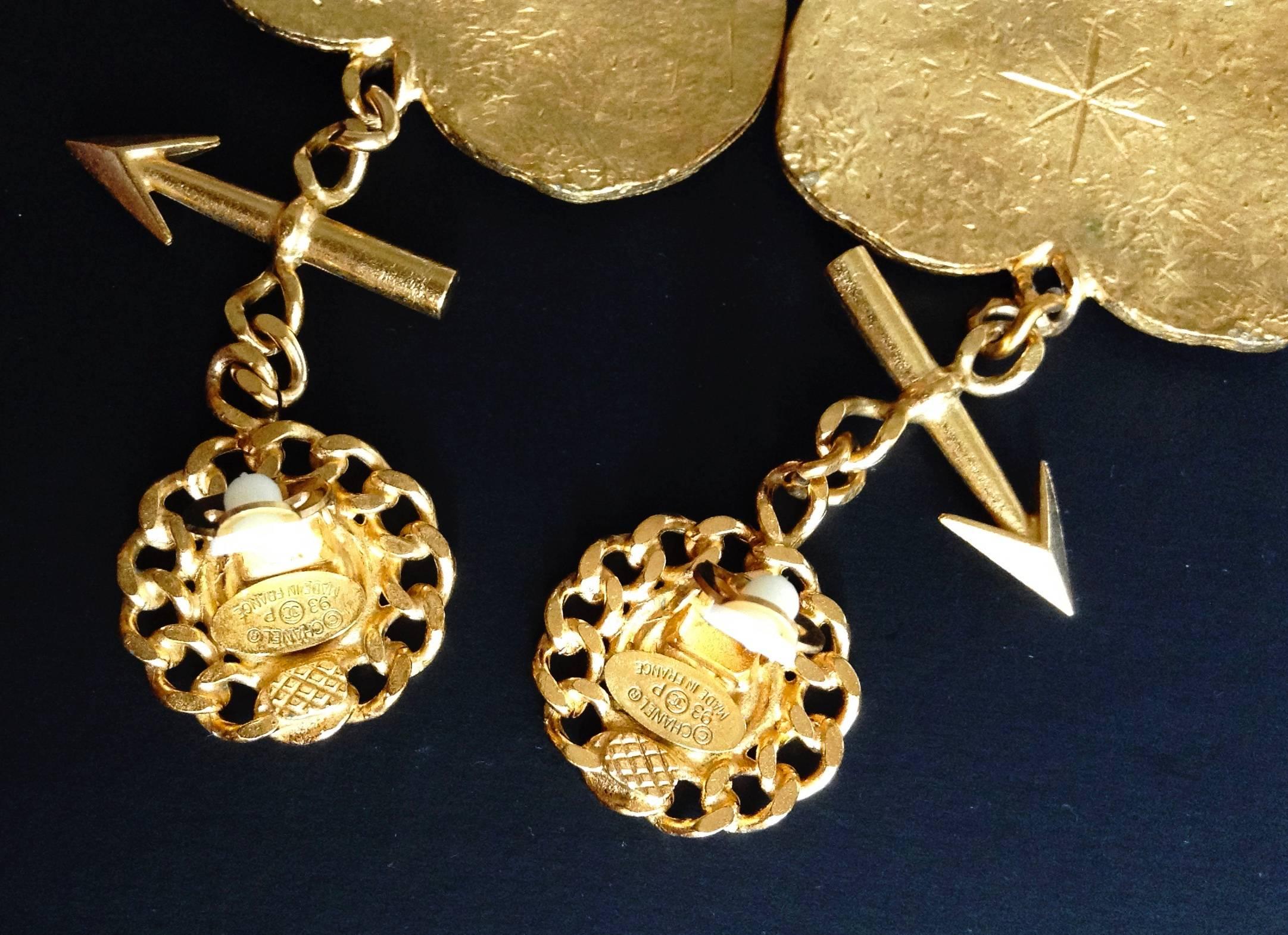 Chanel ✿*ﾟVintage 93P Shoulder Long Drop OVERSIZED Graffiti Heart Arrow Earrings In New Condition For Sale In KAOHSIUNG, TW