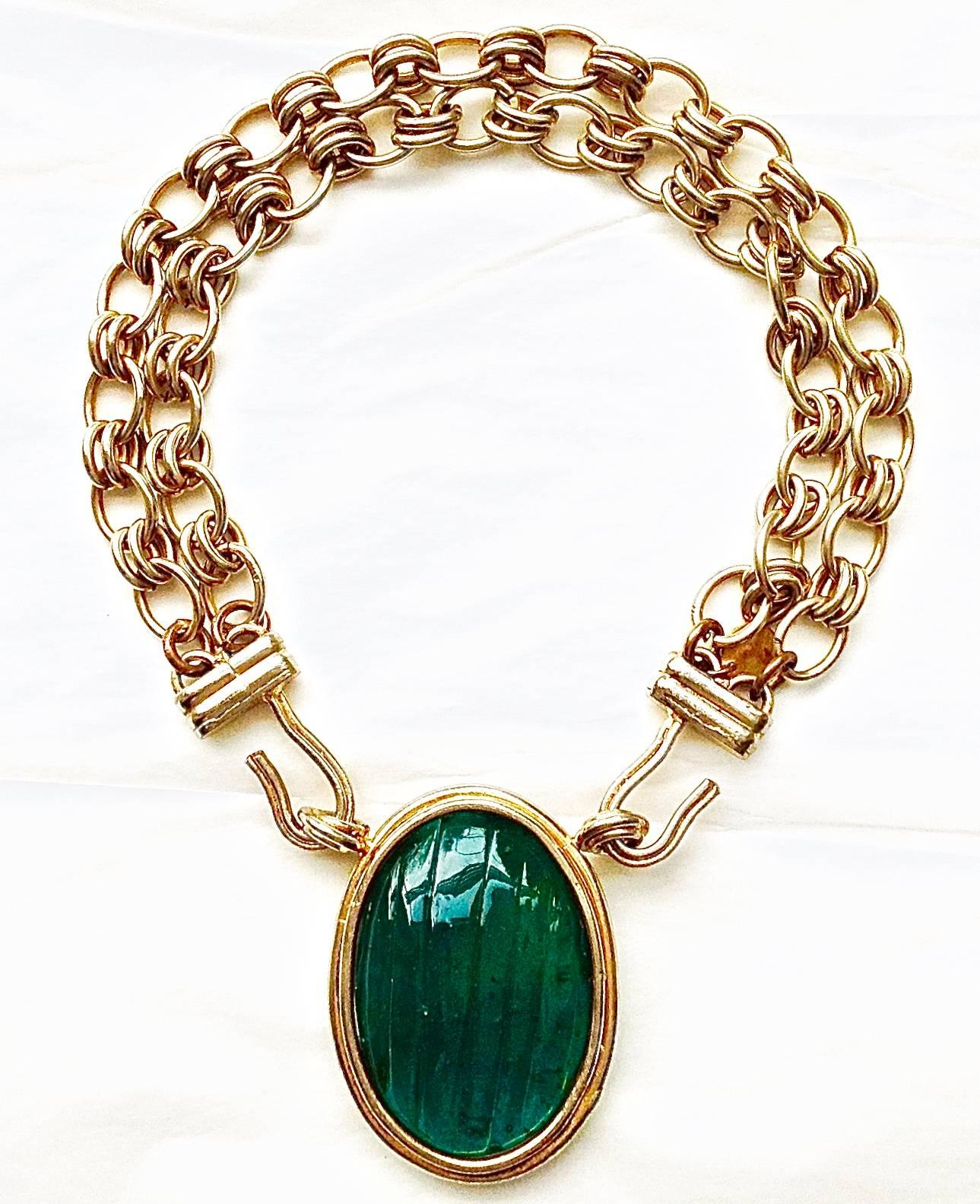 VINTAGE Chanel ✿*ﾟ70's OVERSIZED Emerald Gripoix Glass Pendant Choker Necklace  For Sale 1