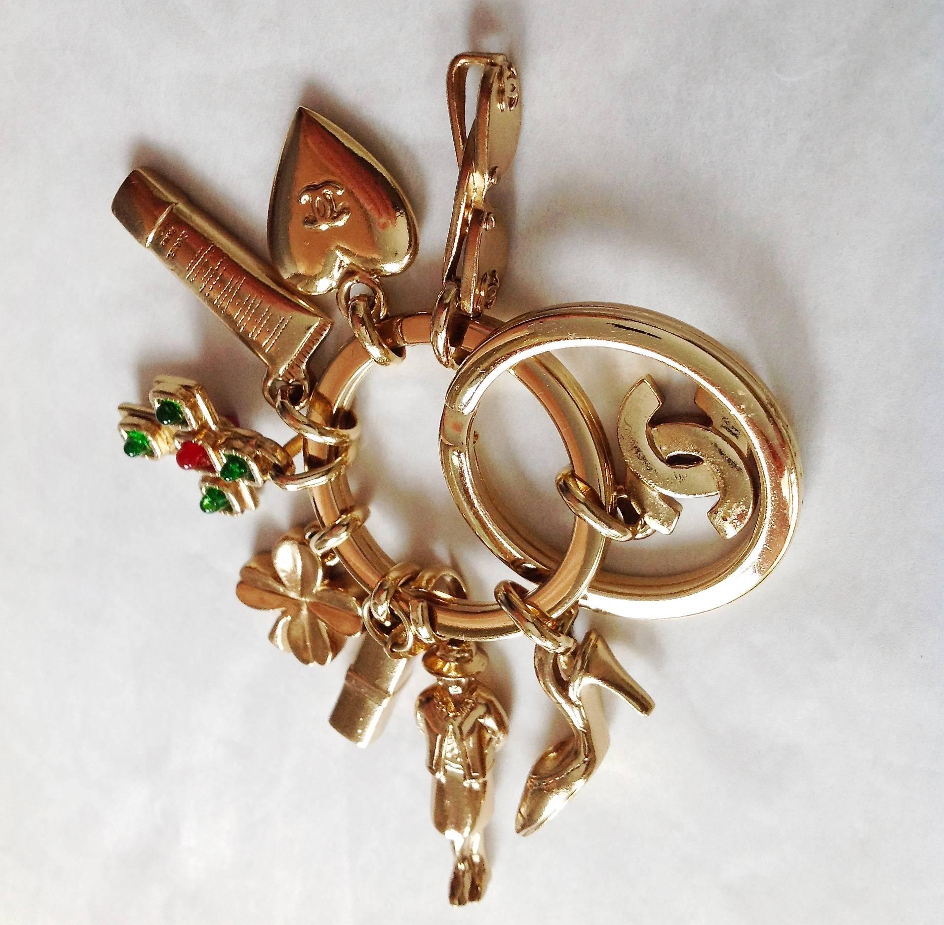 PRISTINE Vintage ✿*ﾟChanel *ICONIC* Gripoix Glass  Necklace Pendant Keychain   For Sale 1