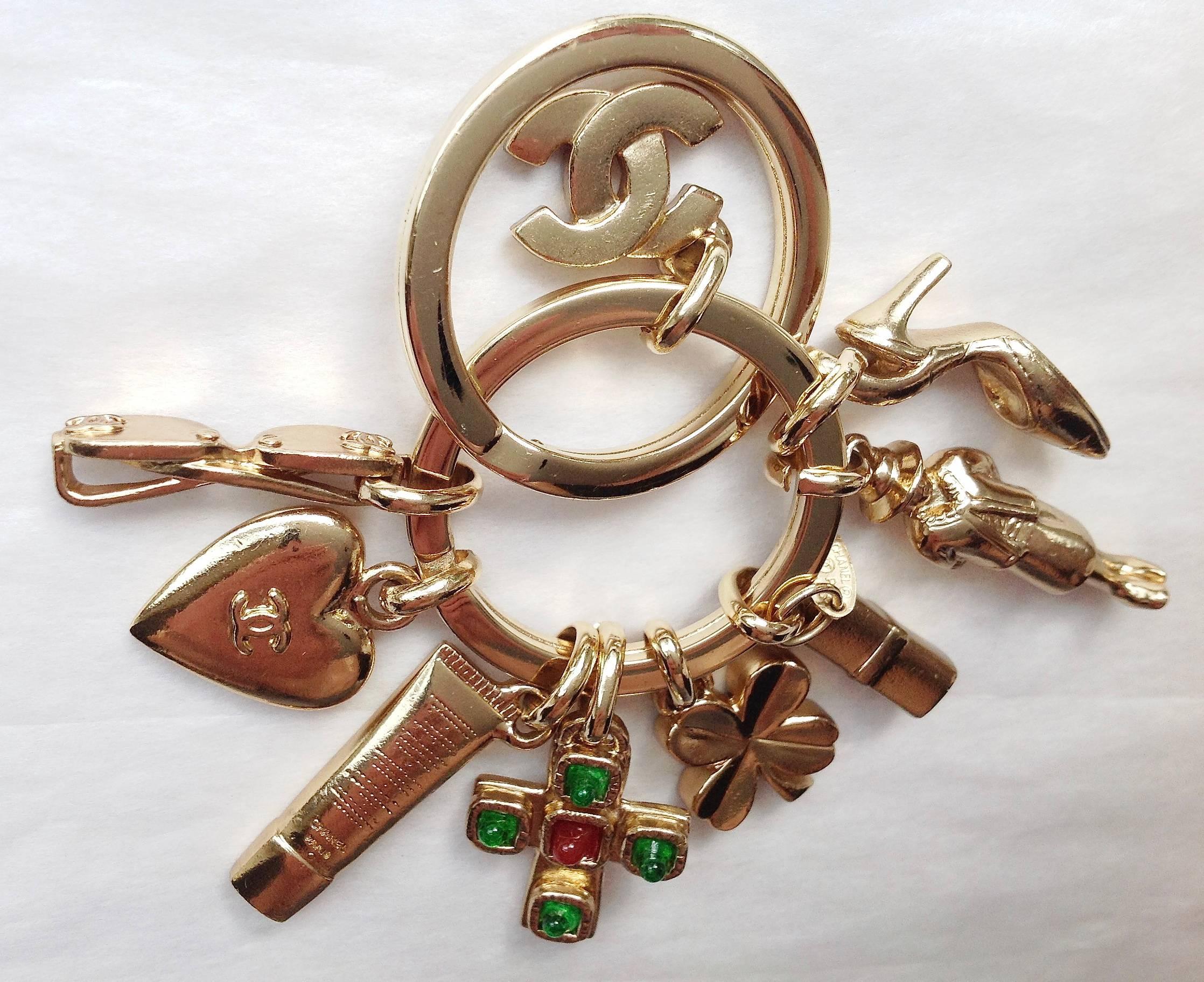PRISTINE Vintage ✿*ﾟChanel *ICONIC* Gripoix Glass  Necklace Pendant Keychain   For Sale 3