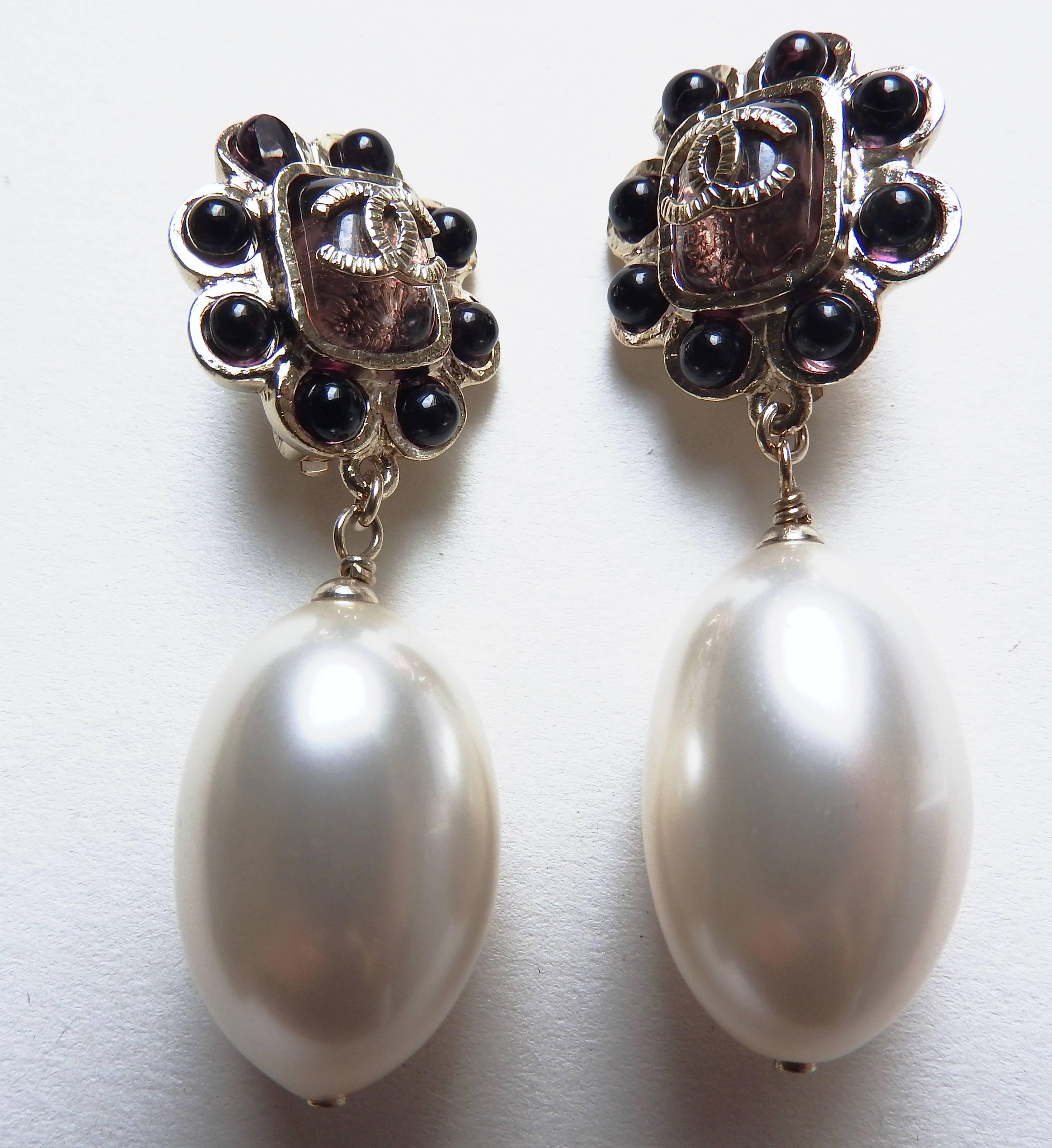 Chanel ✿*ﾟ *SO BEAUTIFUL*  Oversized Resin French Plum Coloured Pearl  Earrings  For Sale 1