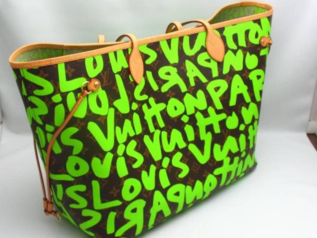 Extremely rare Louis Vuitton Neverfull GM graffiti M93703, inspired by Stephen Sprouse. Designed by Marc Jacobs. 