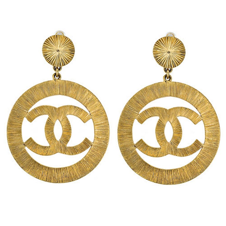 Chanel Cc Large Gold Dangling Earrings For At 1stdibs Chanel Cc Large Gold Dangling Earrings For