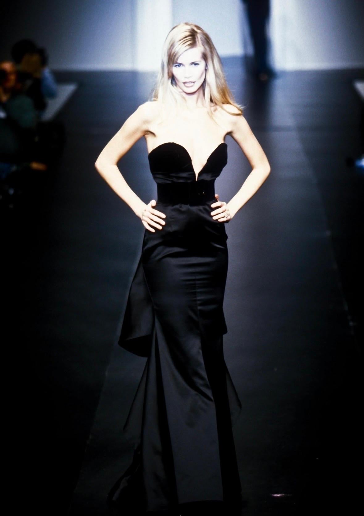 F/W 1995 Valentino Garavani Runway Black Satin Velvet Plunging Bust Gown For Sale 8