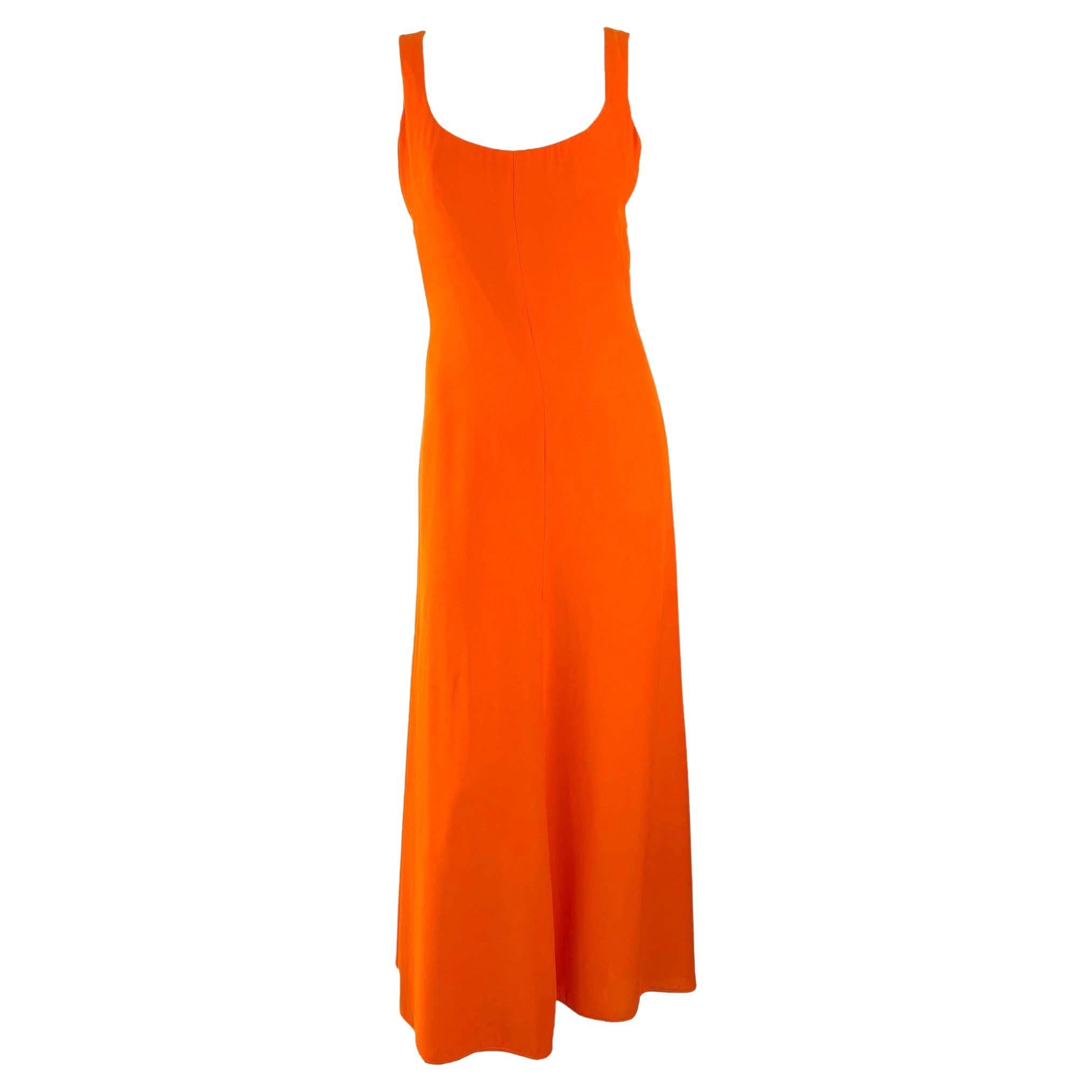 F/S 1996 Gianni Versace Couture Laufsteg Ad Orange Bodycon-Kleid Helena Cindy Bernstein im Zustand „Gut“ im Angebot in West Hollywood, CA