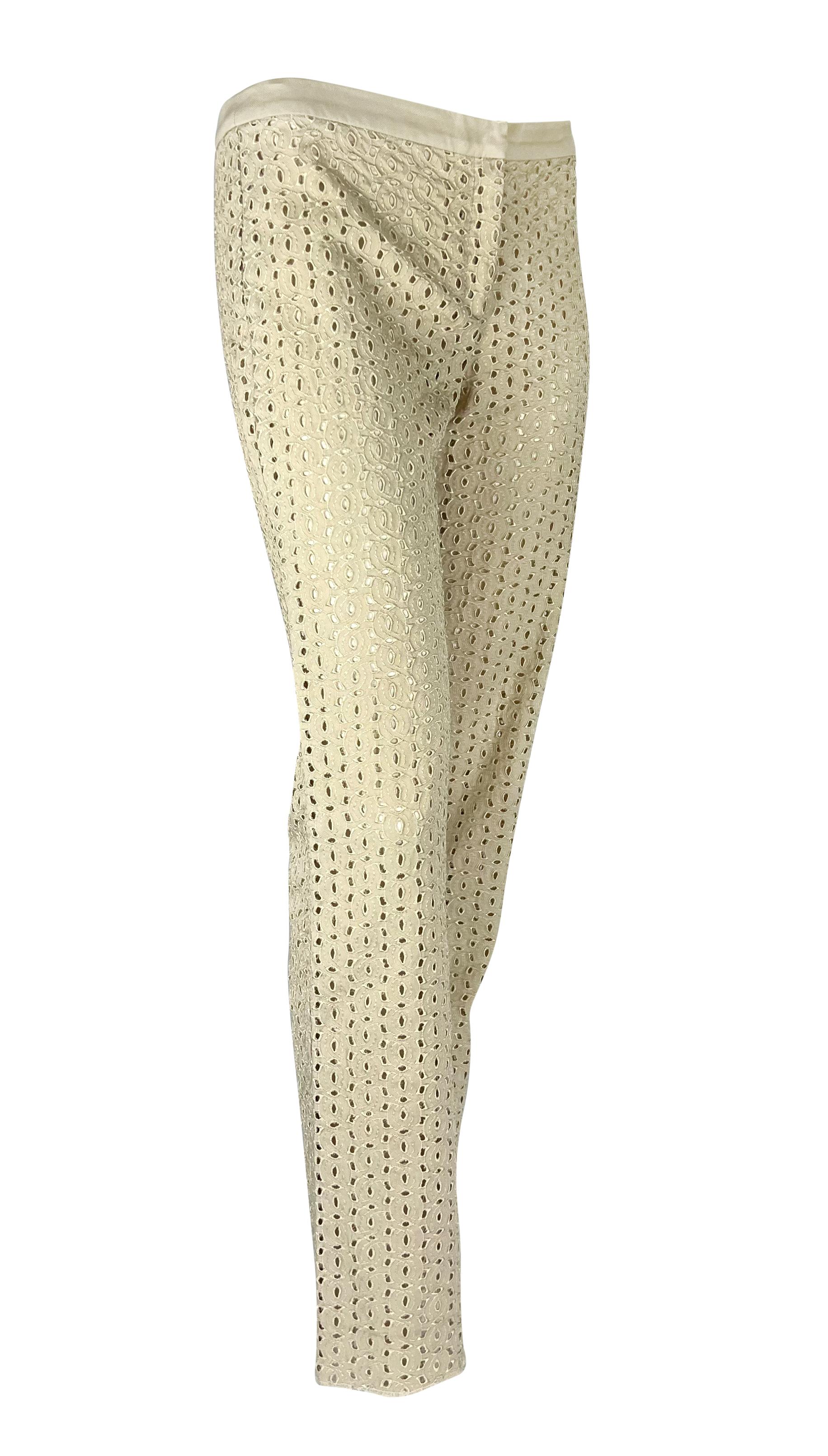 S.S. 2002 Donatella Versace for Gianni Versace Pantaloni Off-White con Broderie Anglaise trasparente in vendita 3